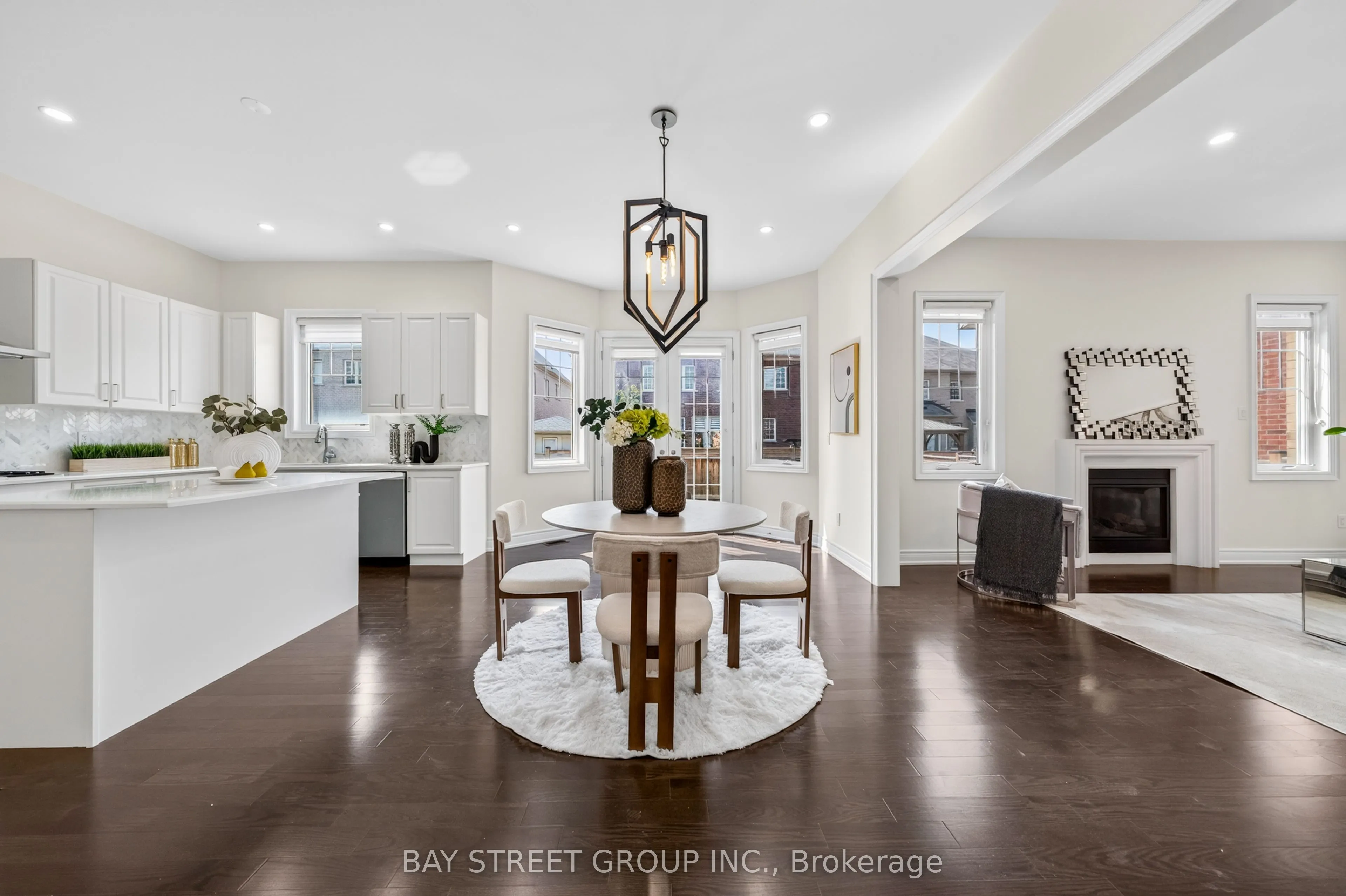 31 Woodgate Pines Drive