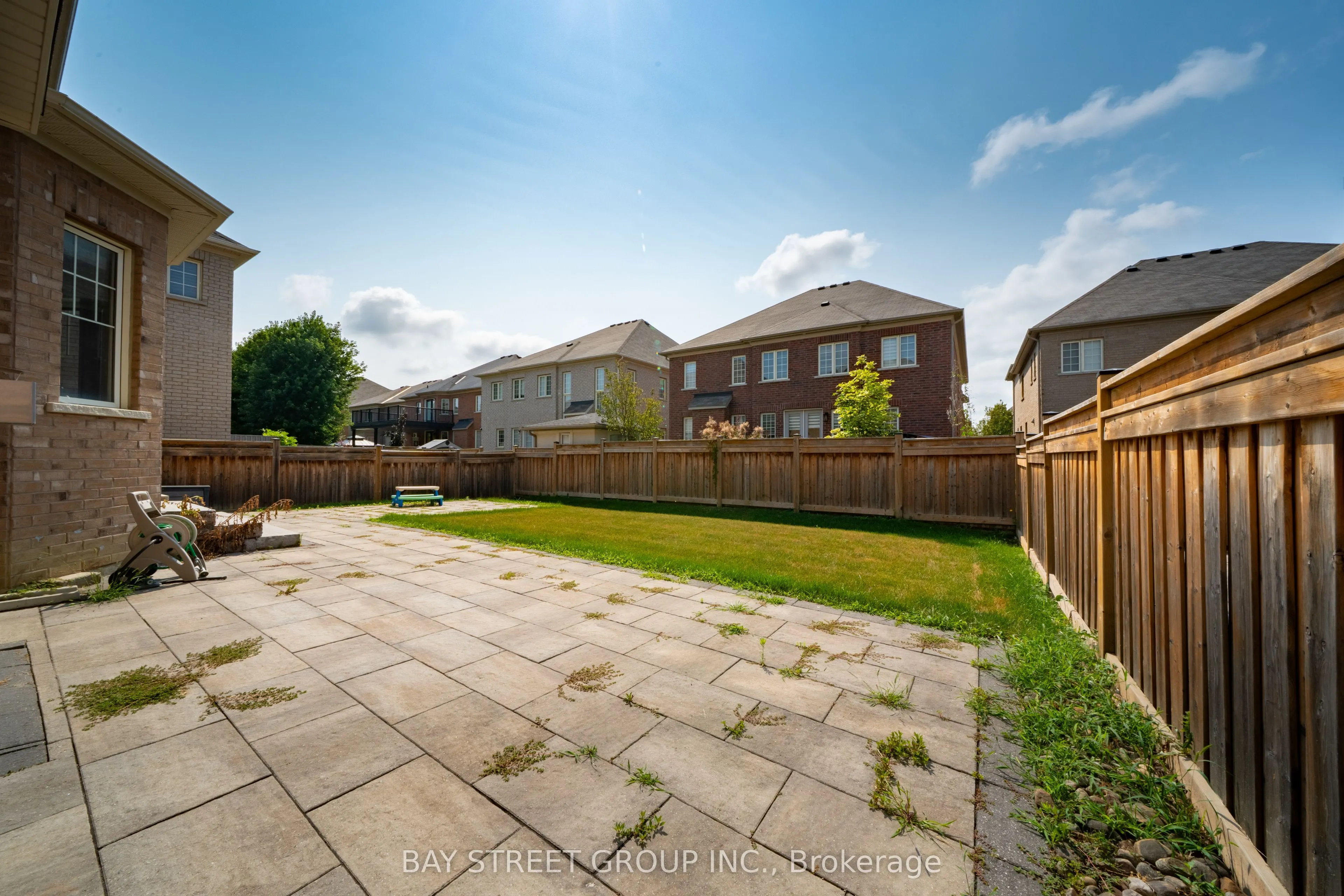 31 Woodgate Pines Drive