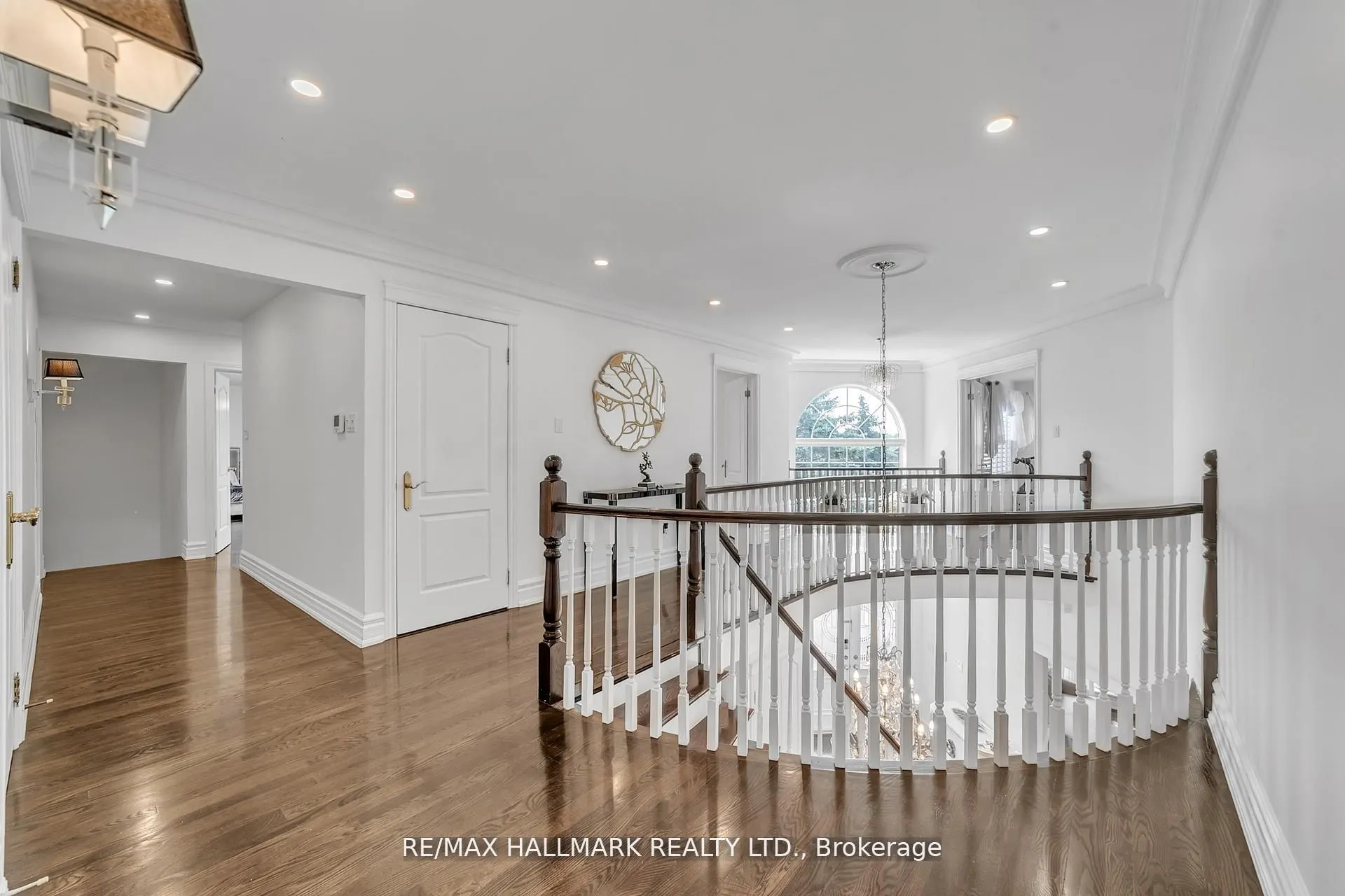 384 Kennedy Street W