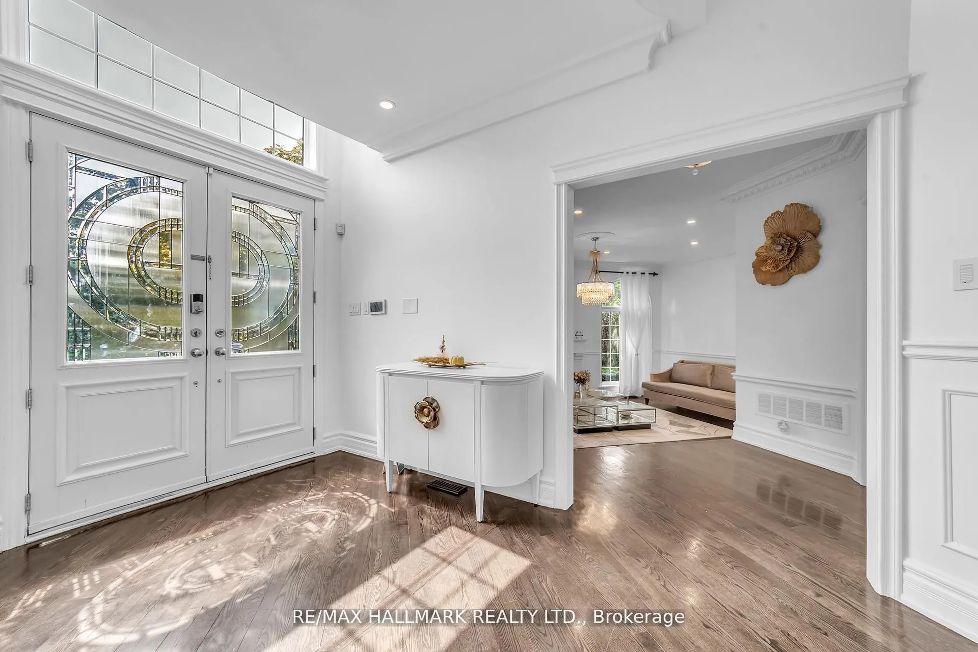 384 Kennedy Street W