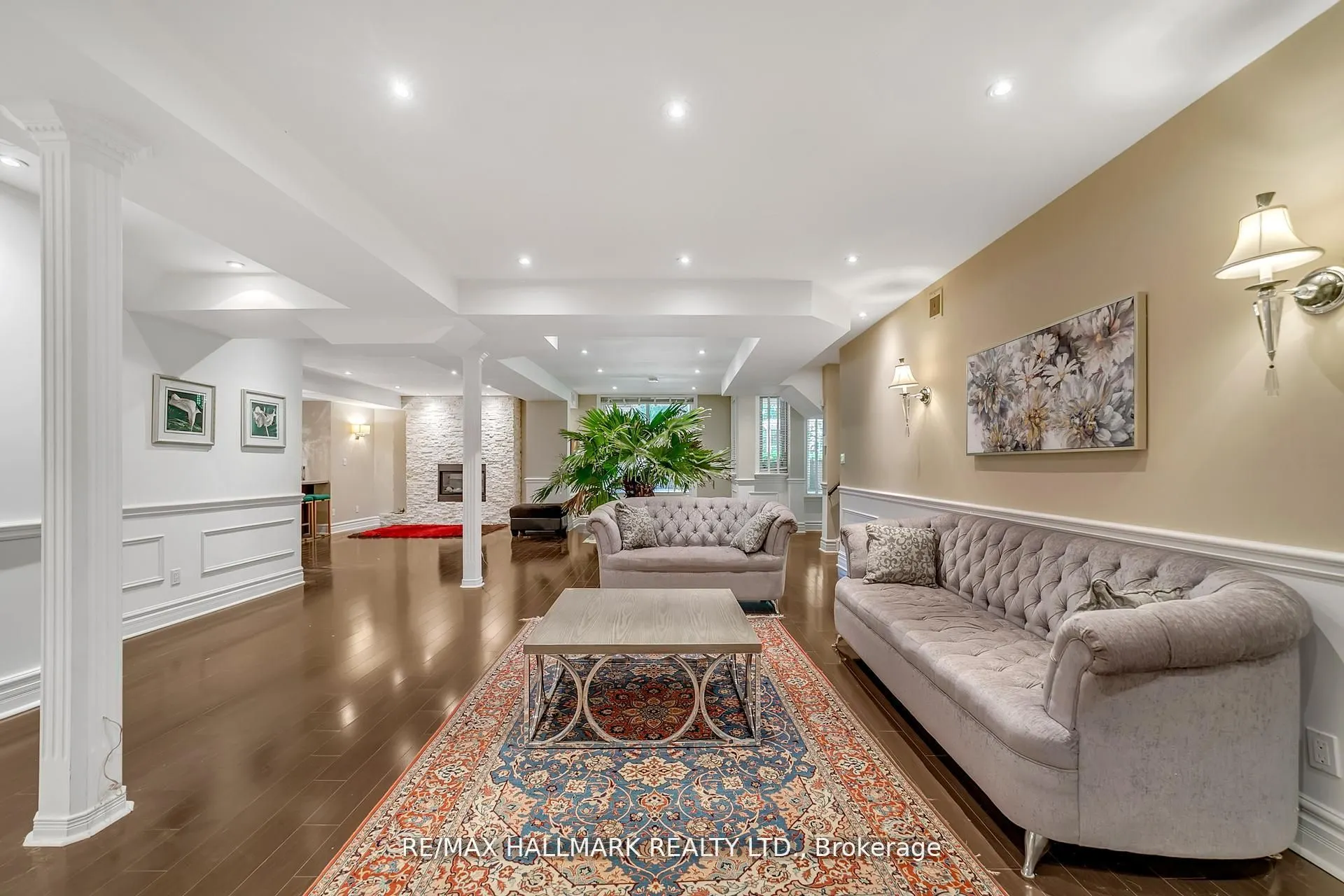384 Kennedy Street W