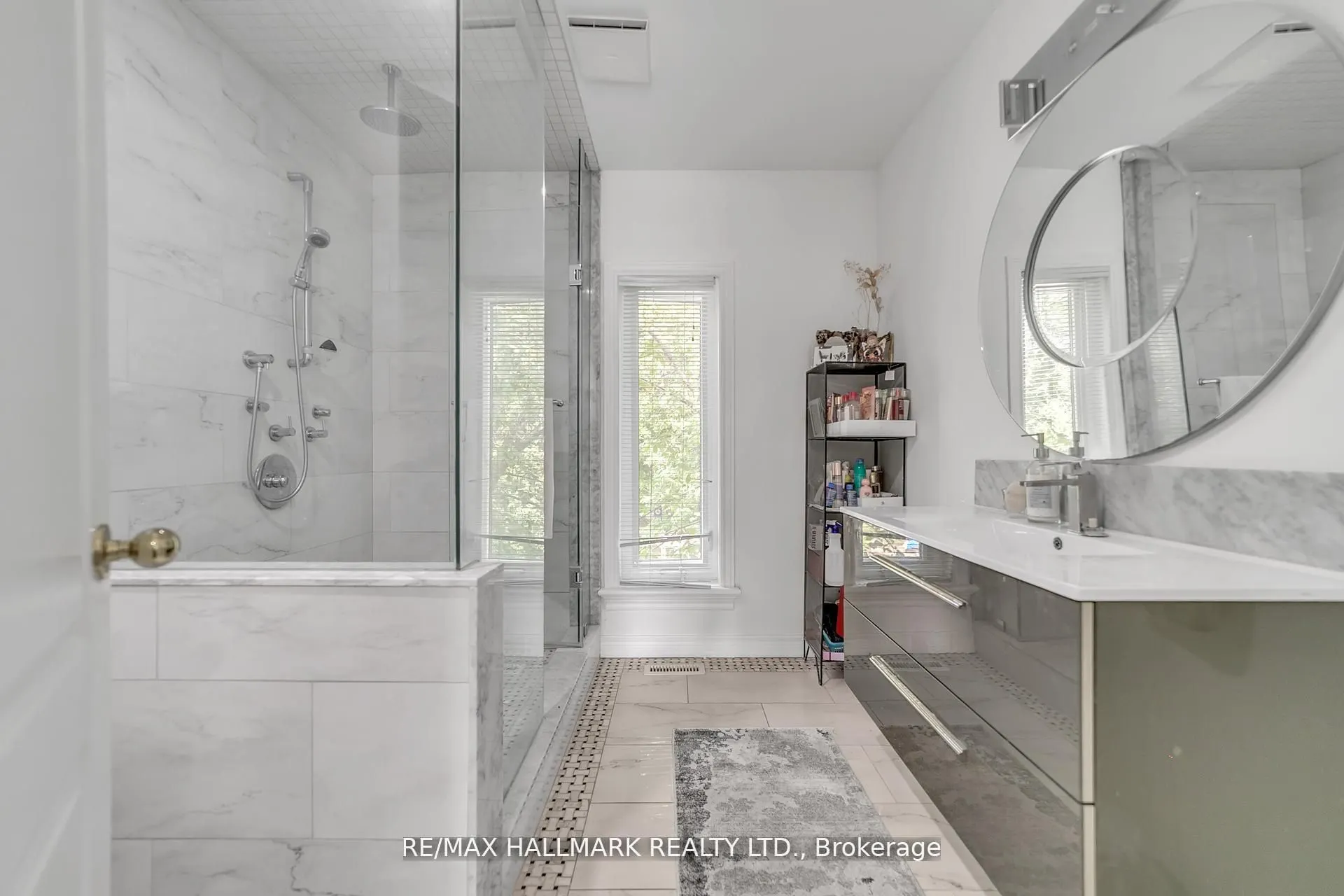 384 Kennedy Street W