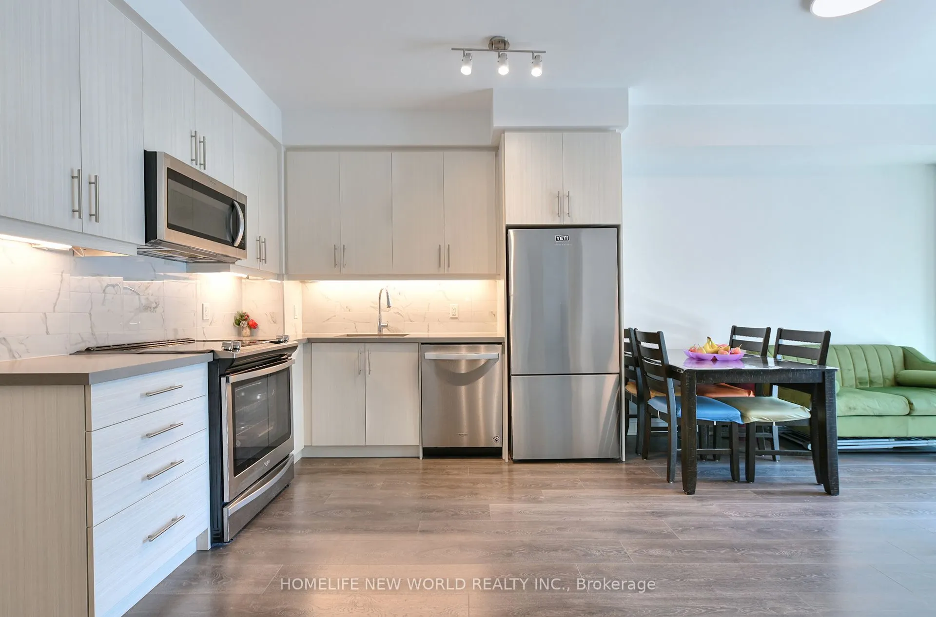 85 Oneida Crescent #811