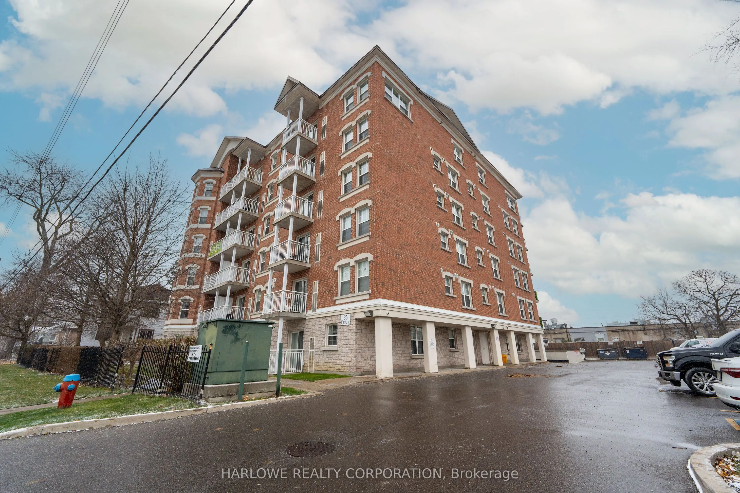 35 Hunt Avenue #401