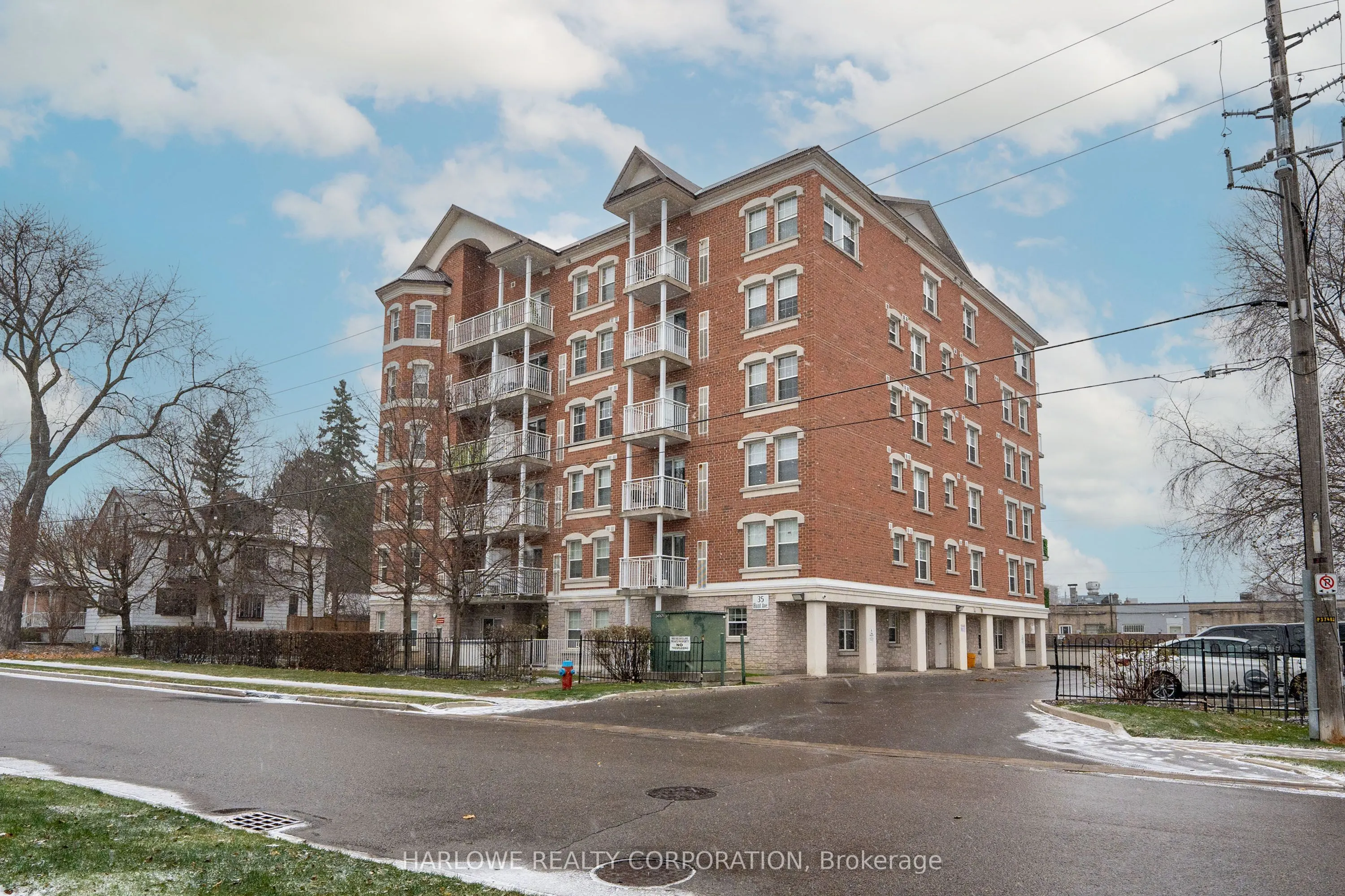 35 Hunt Avenue #401