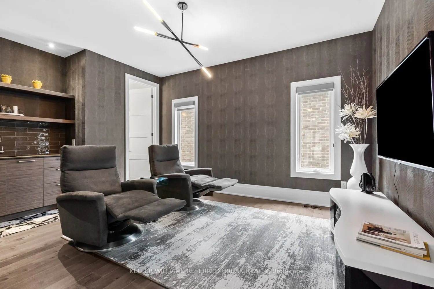 61 Ria Court