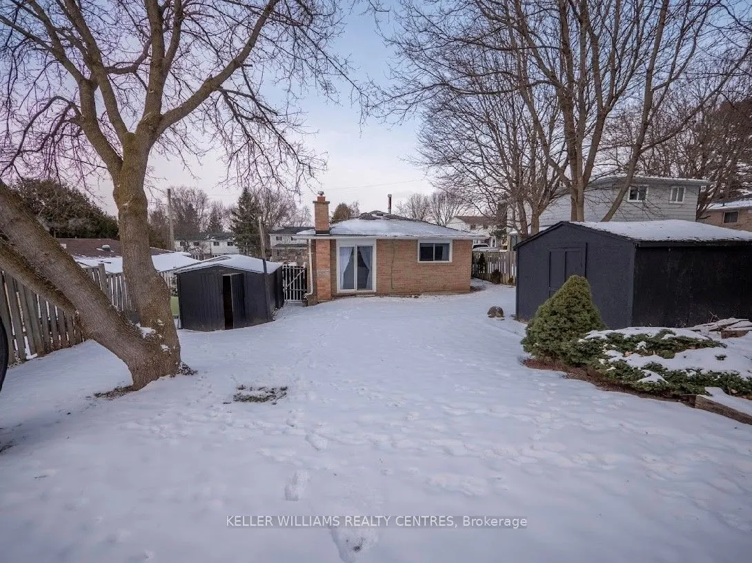 807 Greenfield Crescent #Upper