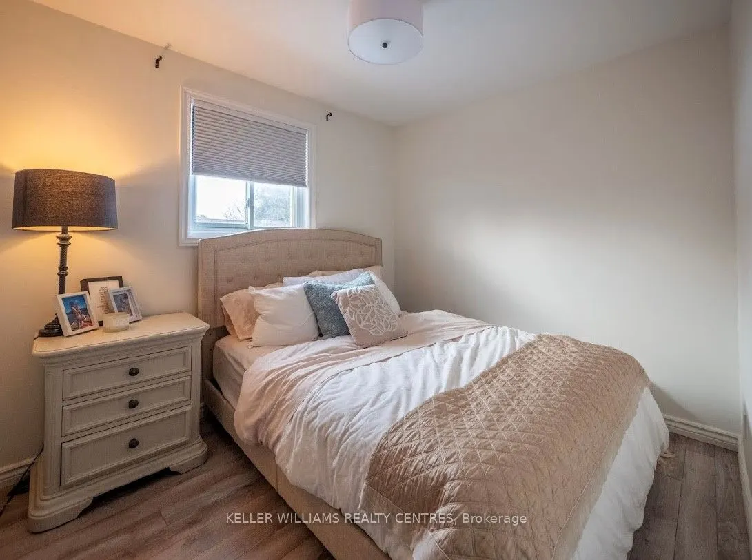 807 Greenfield Crescent #Upper