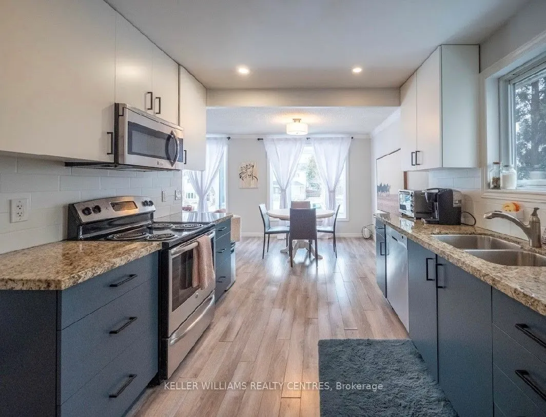 807 Greenfield Crescent #Upper