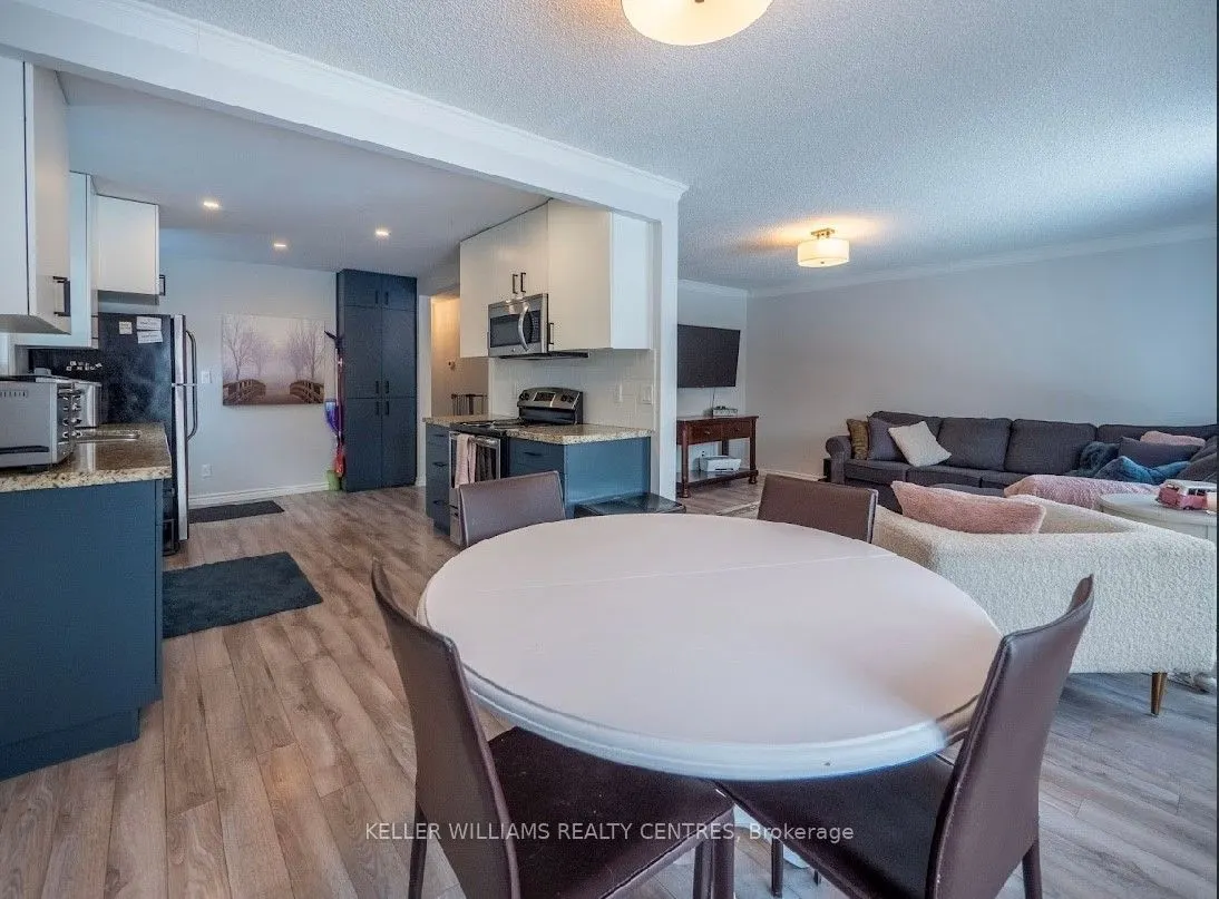 807 Greenfield Crescent #Upper