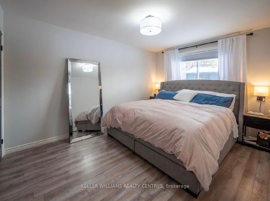 807 Greenfield Crescent #Upper