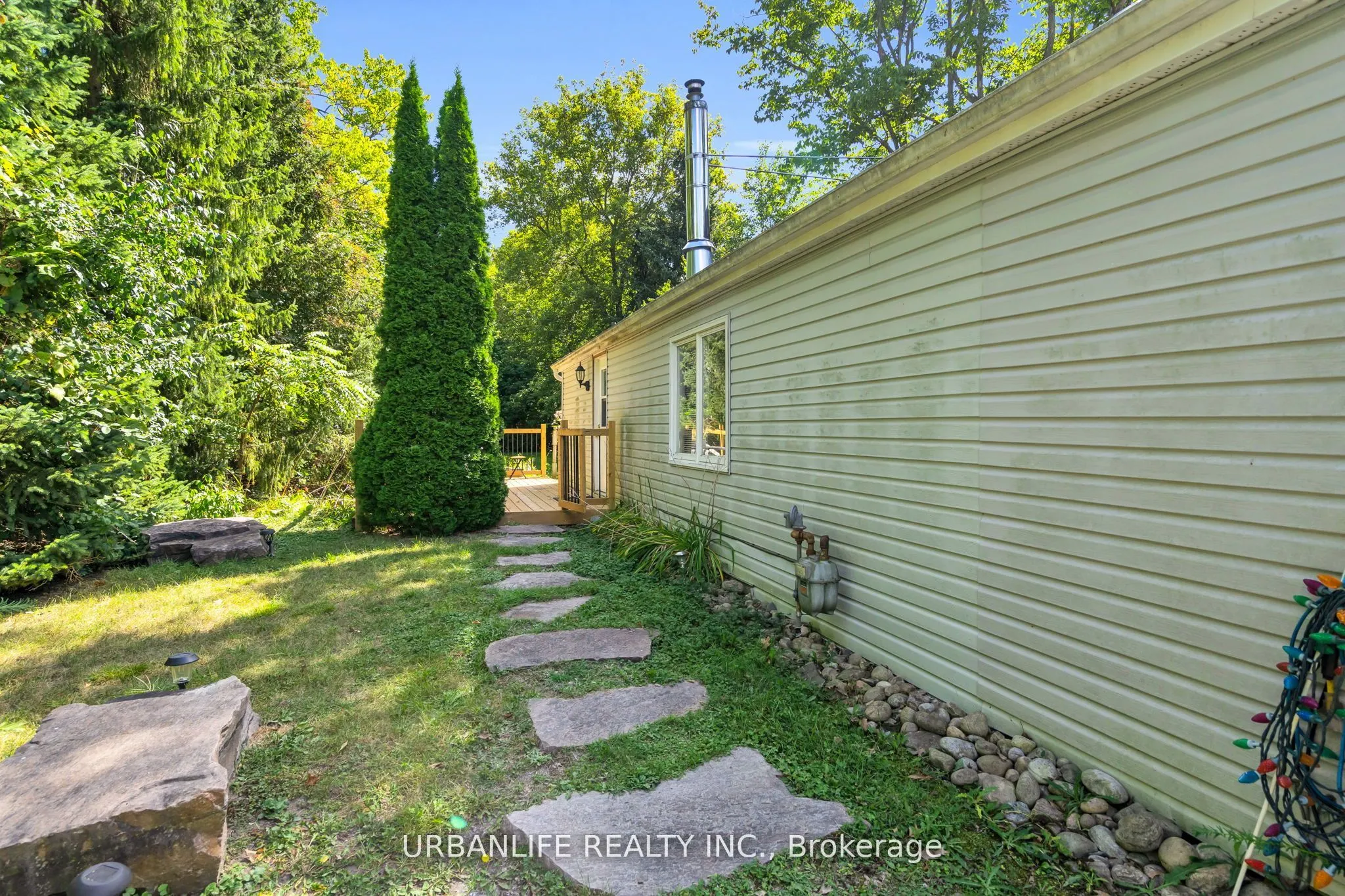 21 Oak Avenue