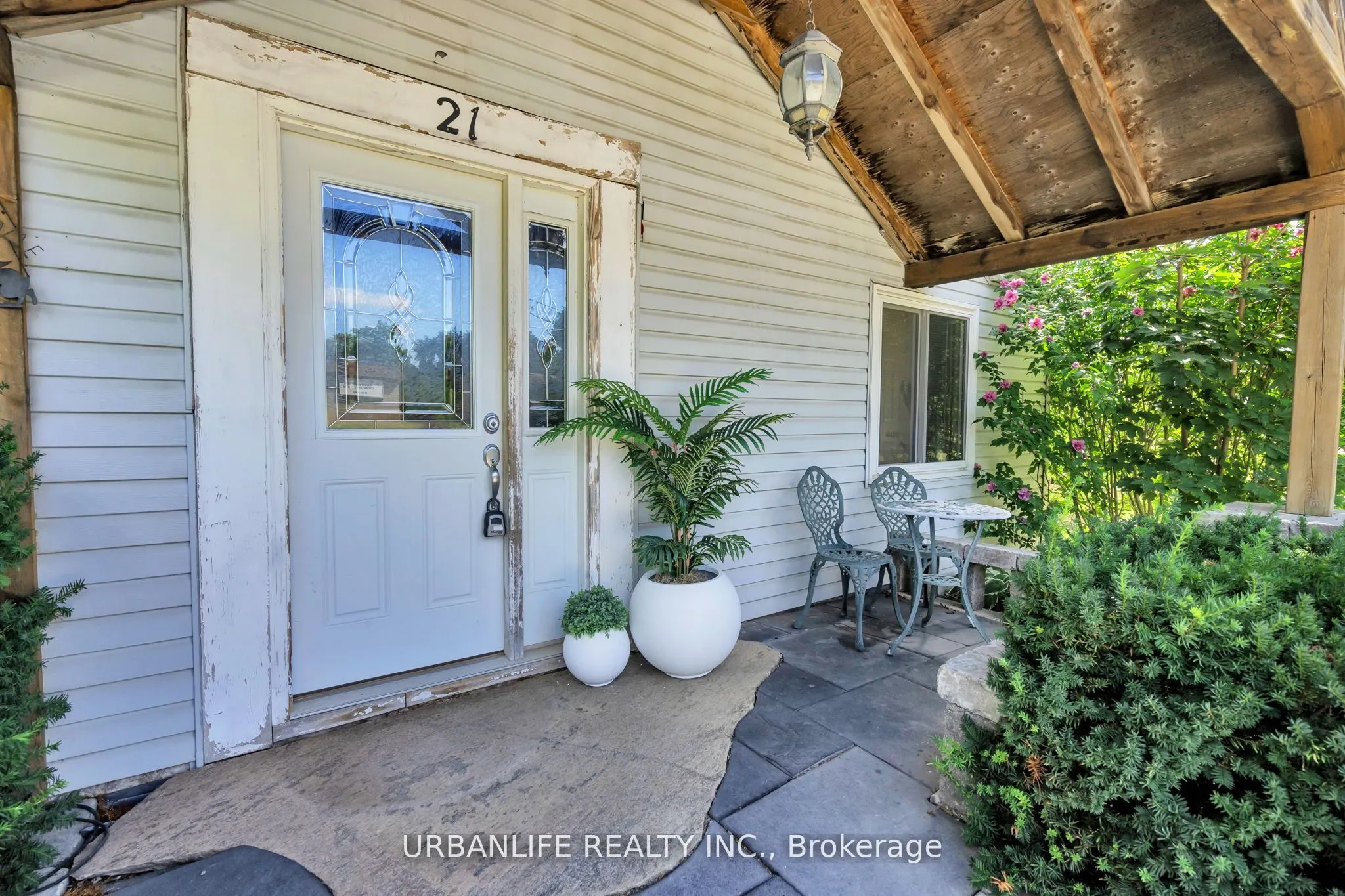 21 Oak Avenue