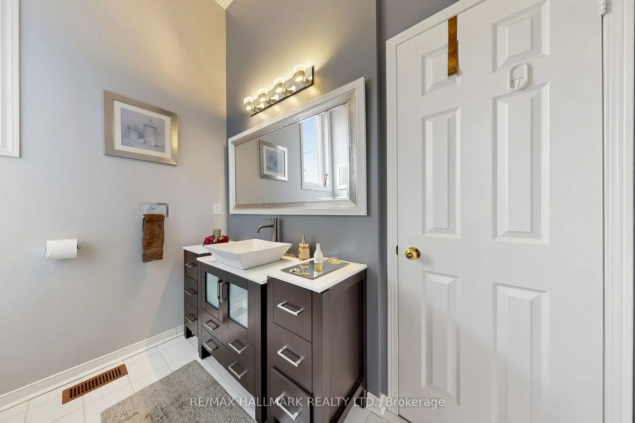 5 Evelyn Buck Lane