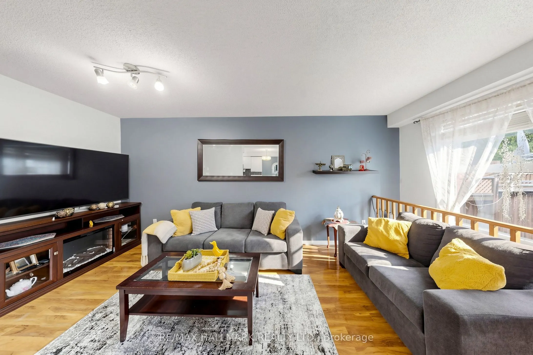 5 Evelyn Buck Lane