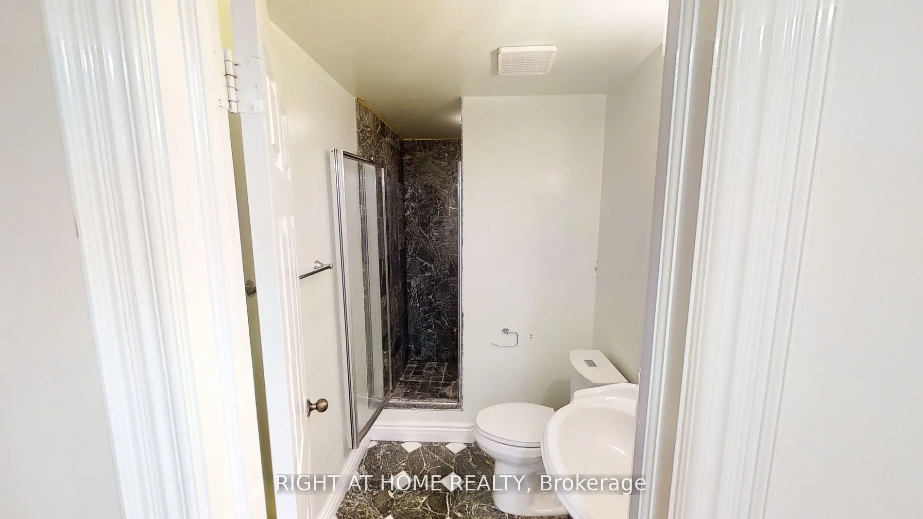 31 NORTHGATE Crescent E