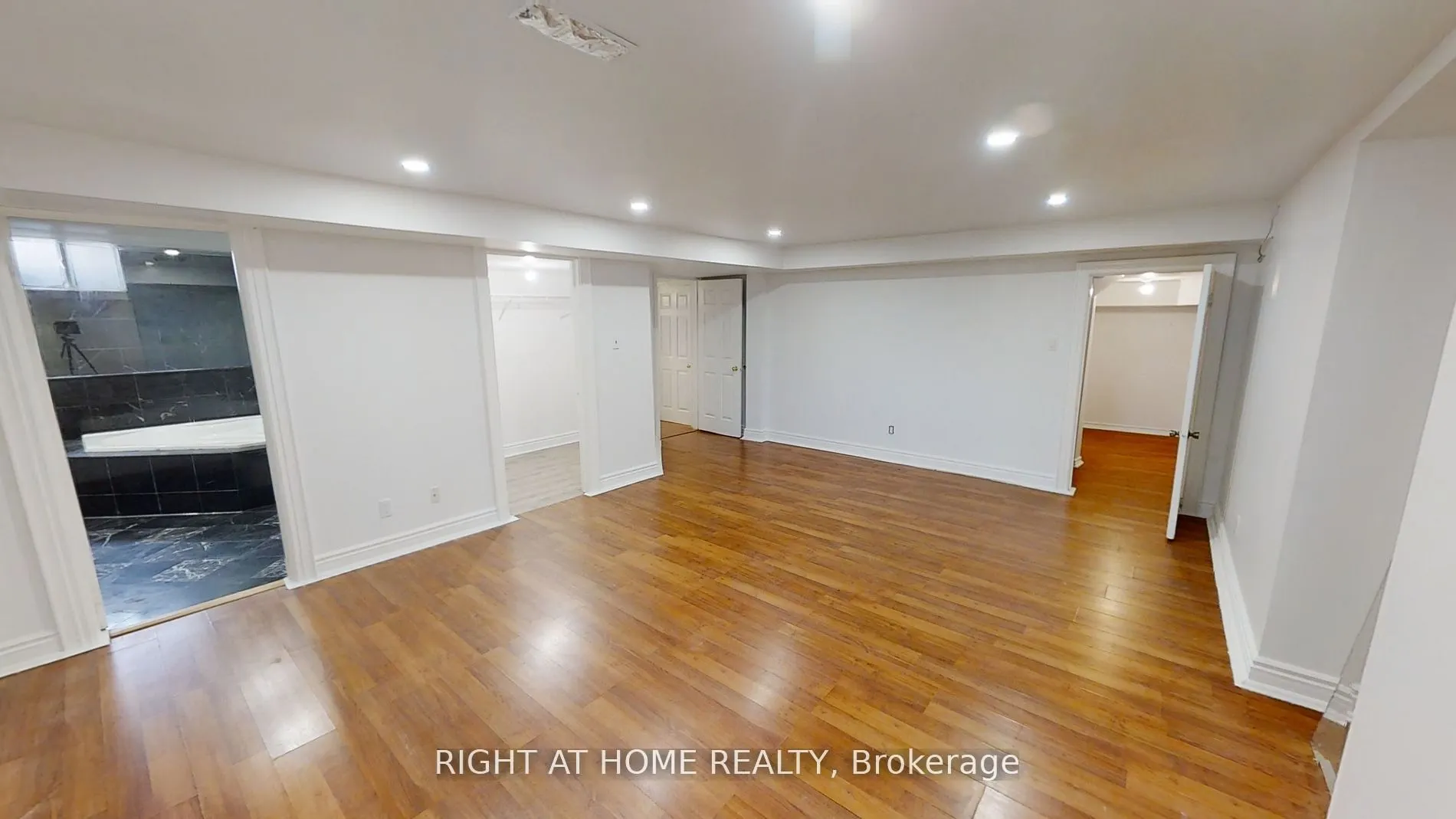 31 NORTHGATE Crescent E
