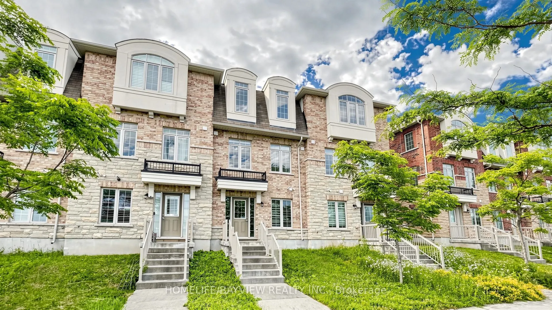 10981 Woodbine Avenue