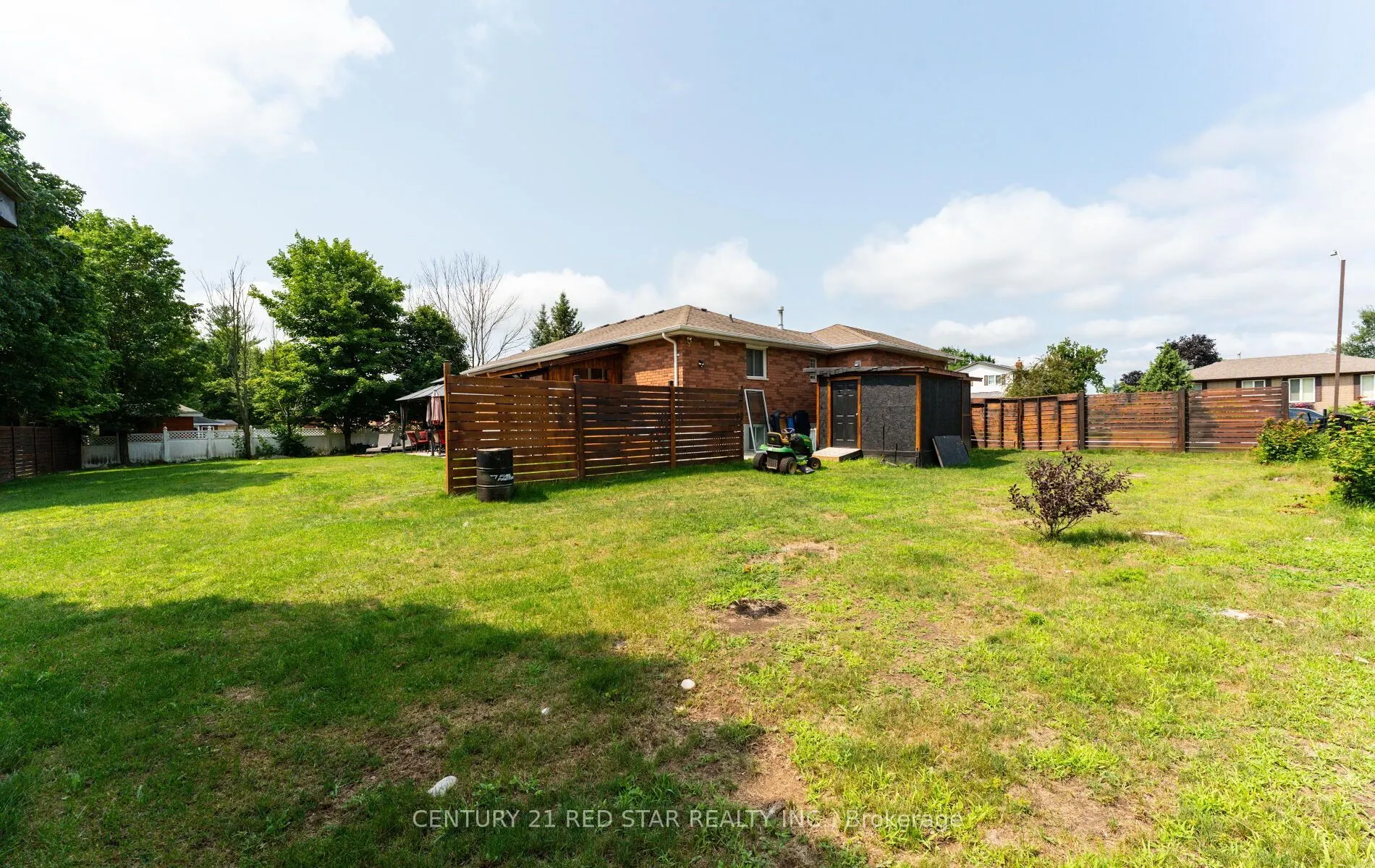 54 Moore Avenue E