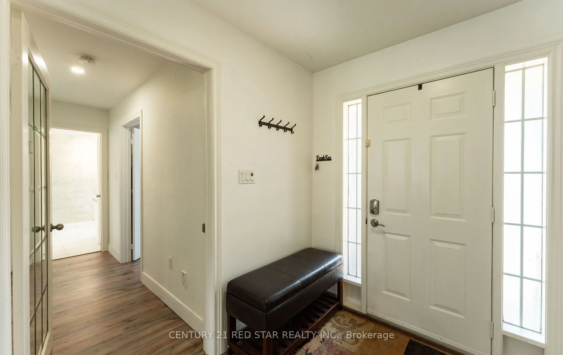 54 Moore Avenue E