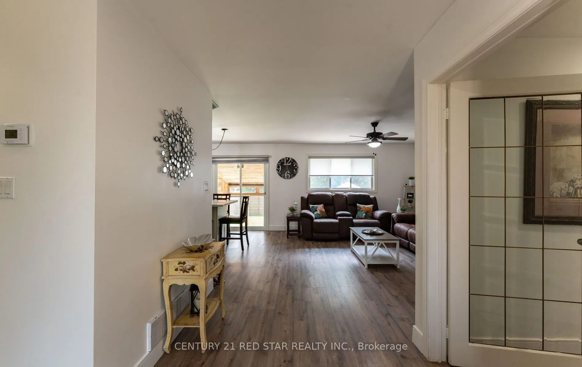 54 Moore Avenue E