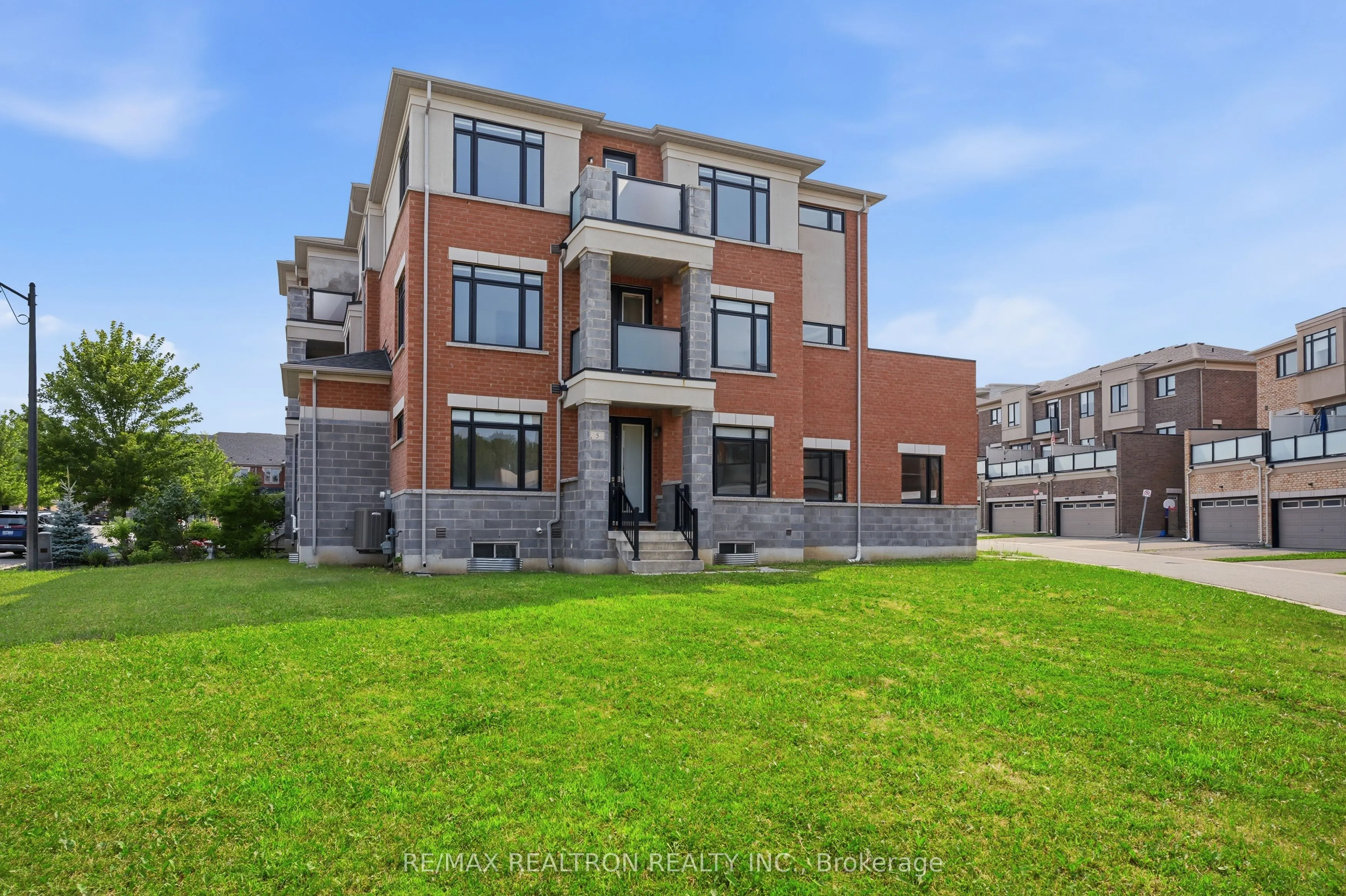 5 Sparks Street