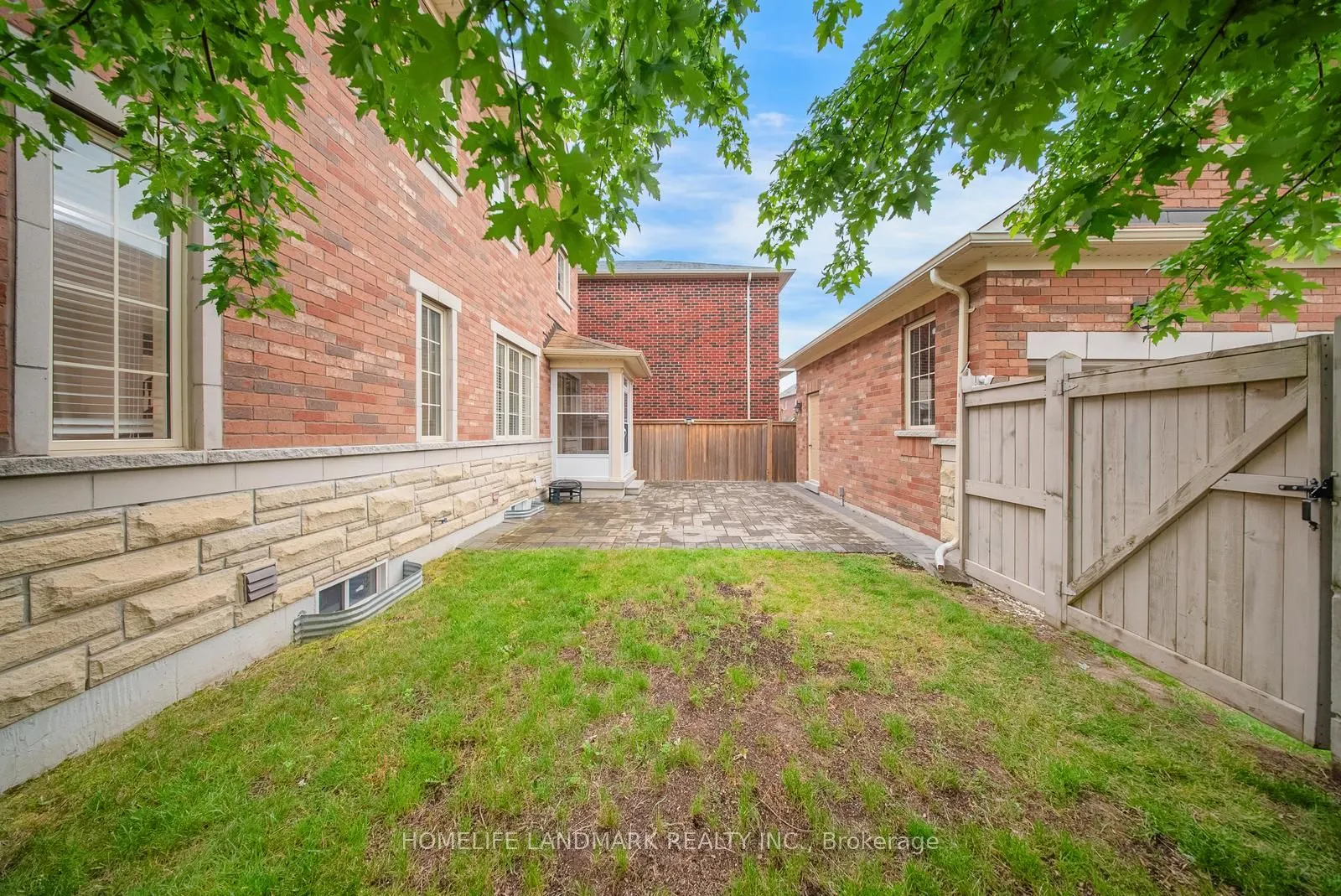 298 West Lawn Crescent