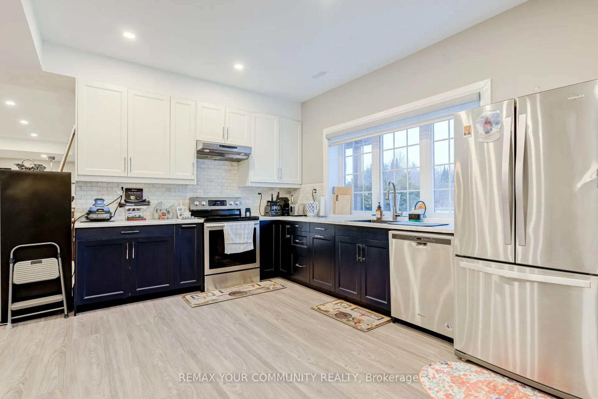 20111 Bathurst Street E