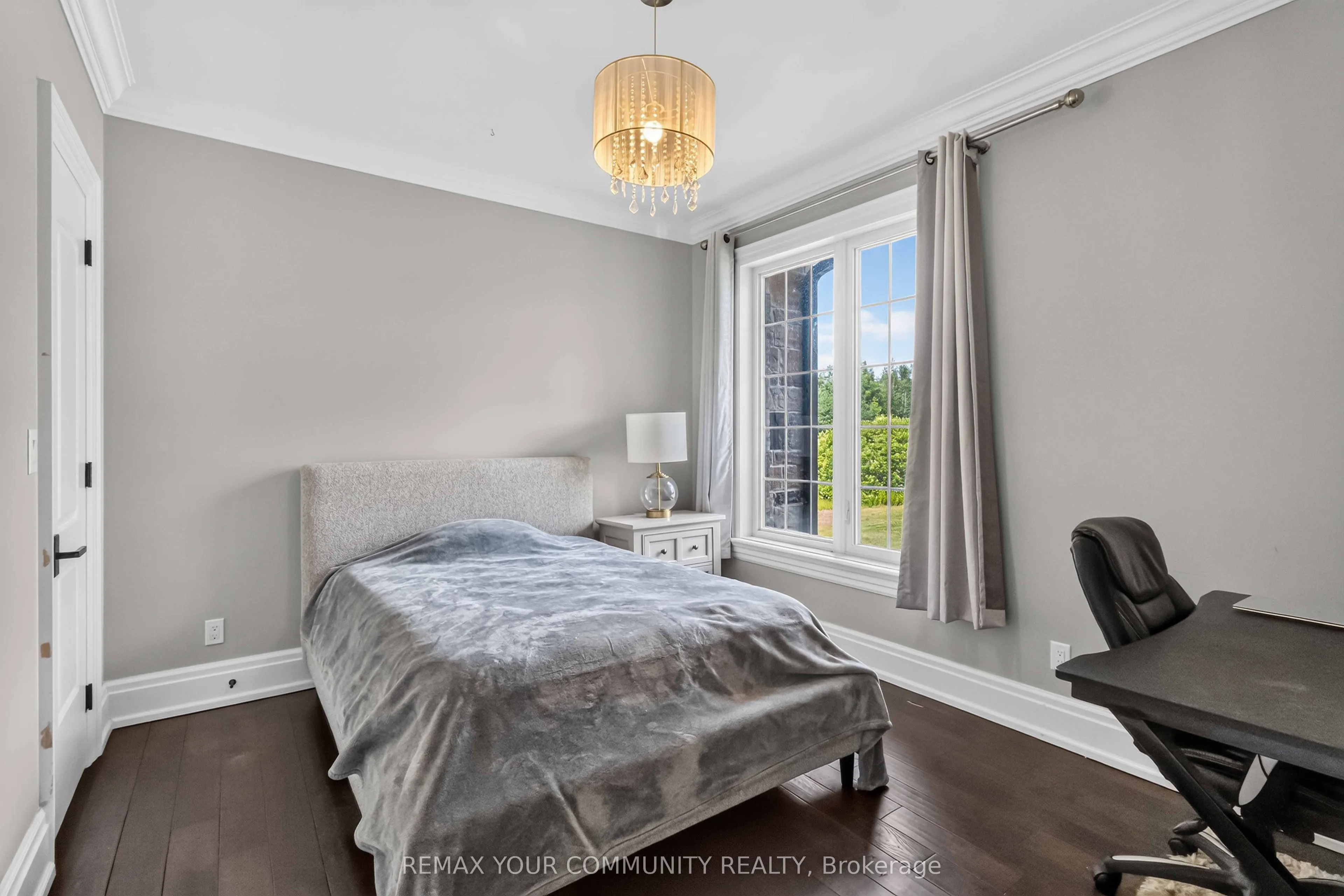 20111 Bathurst Street E