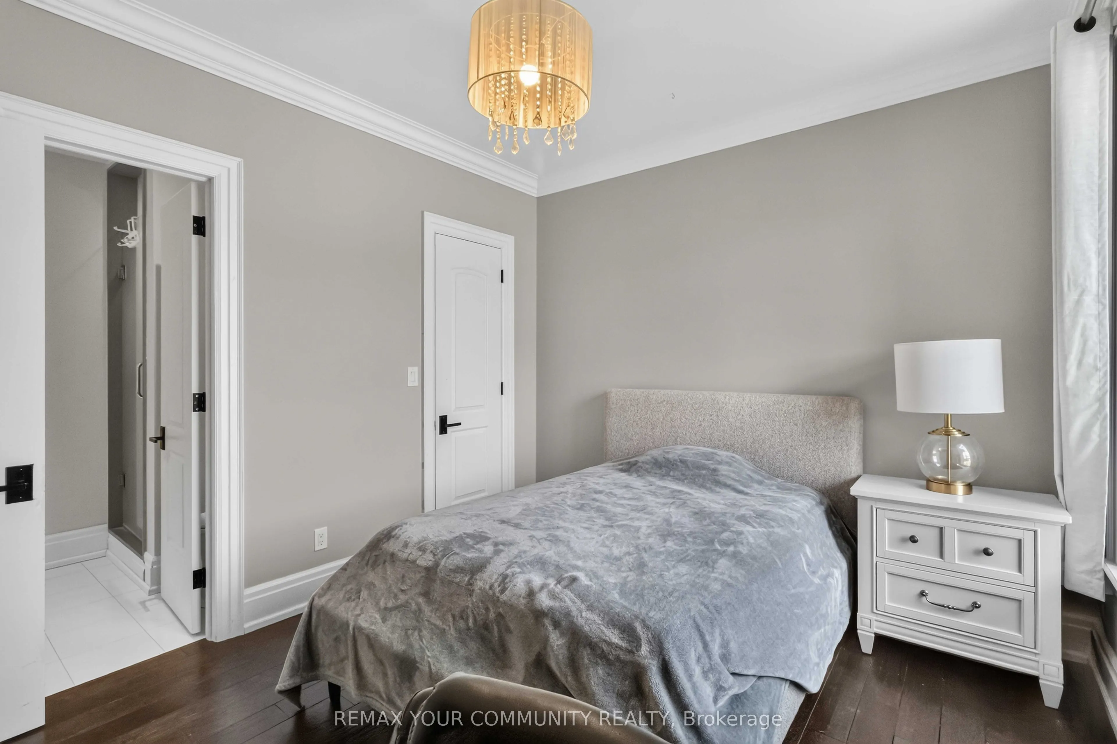 20111 Bathurst Street E