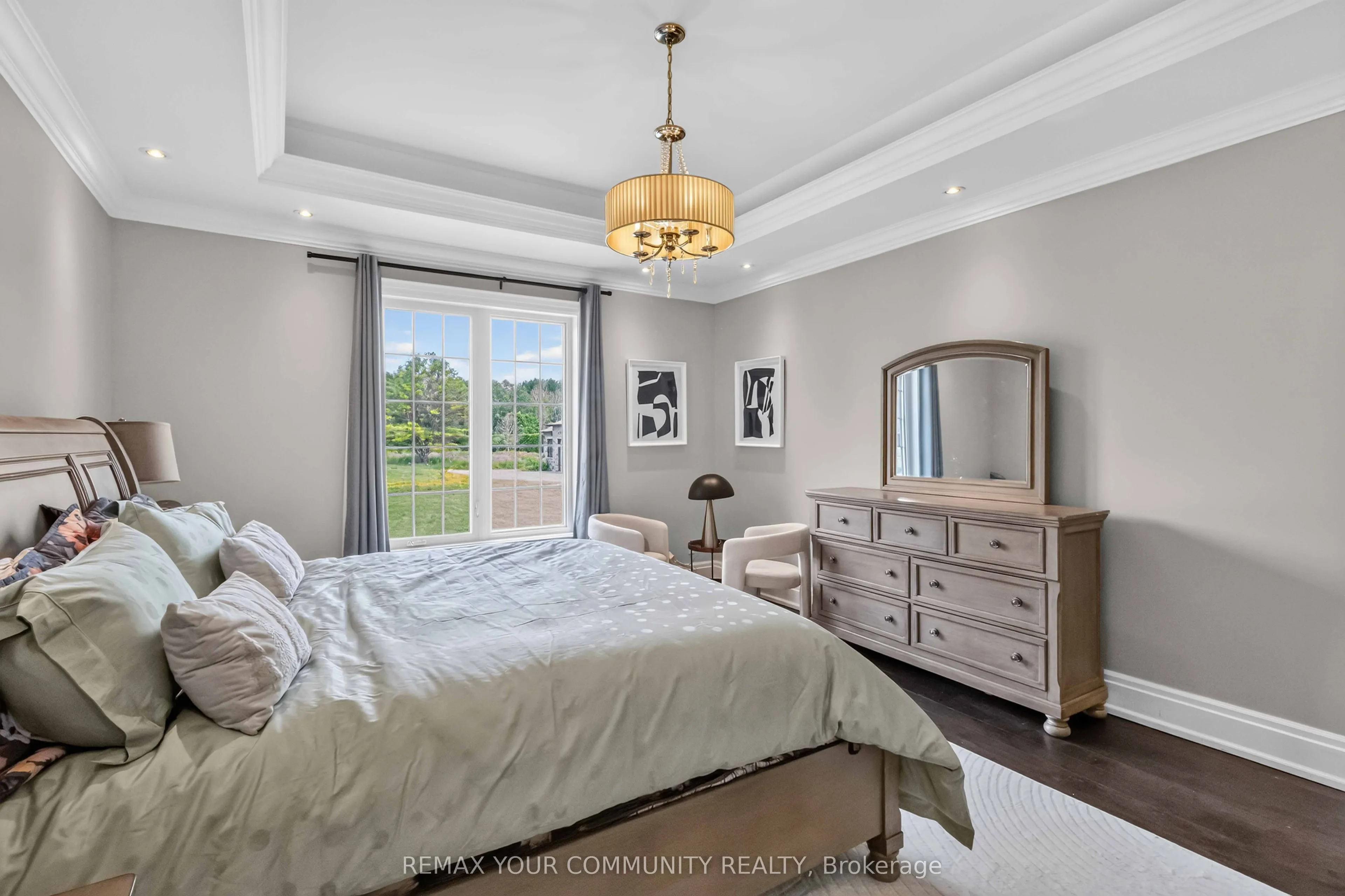20111 Bathurst Street E