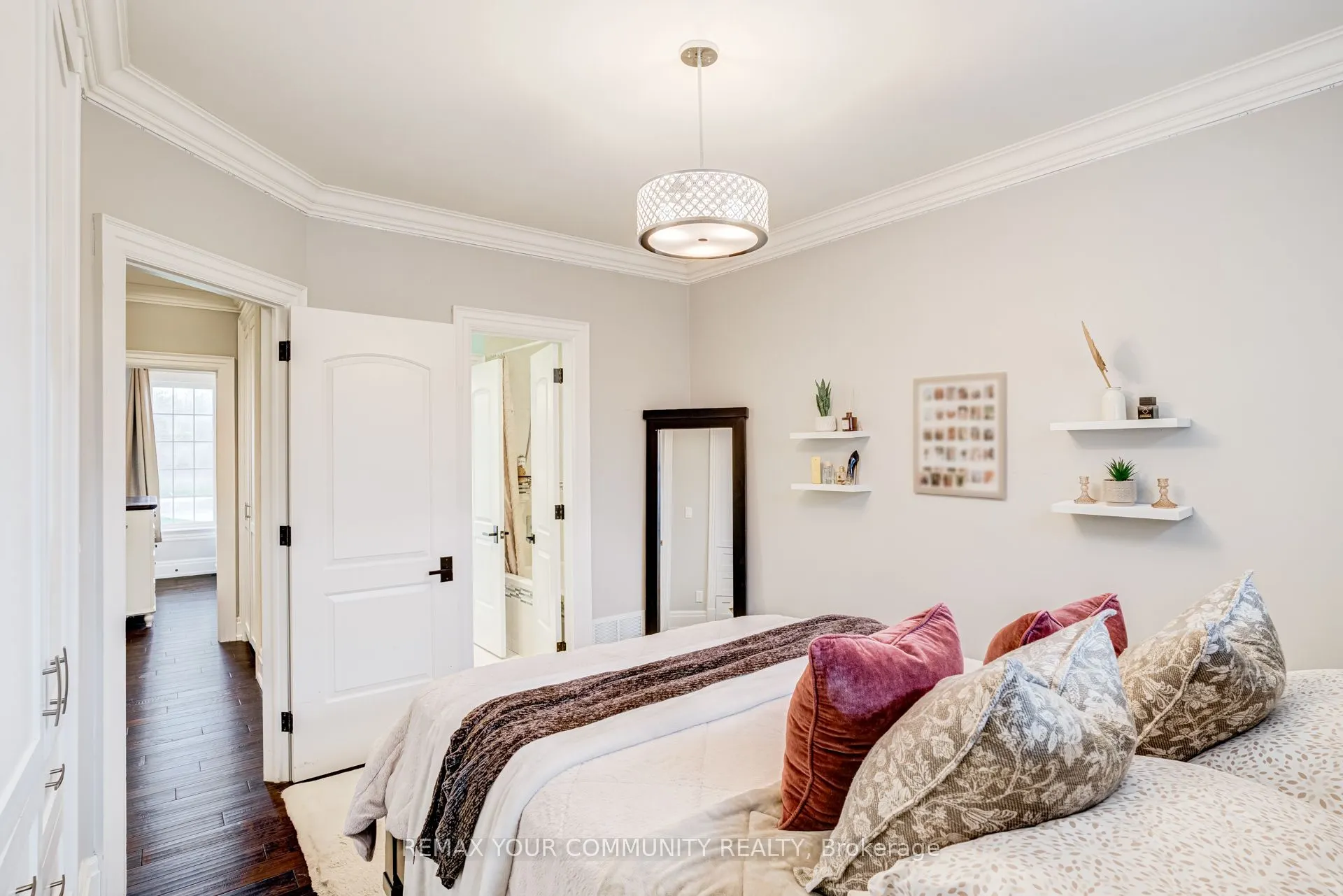 20111 Bathurst Street E