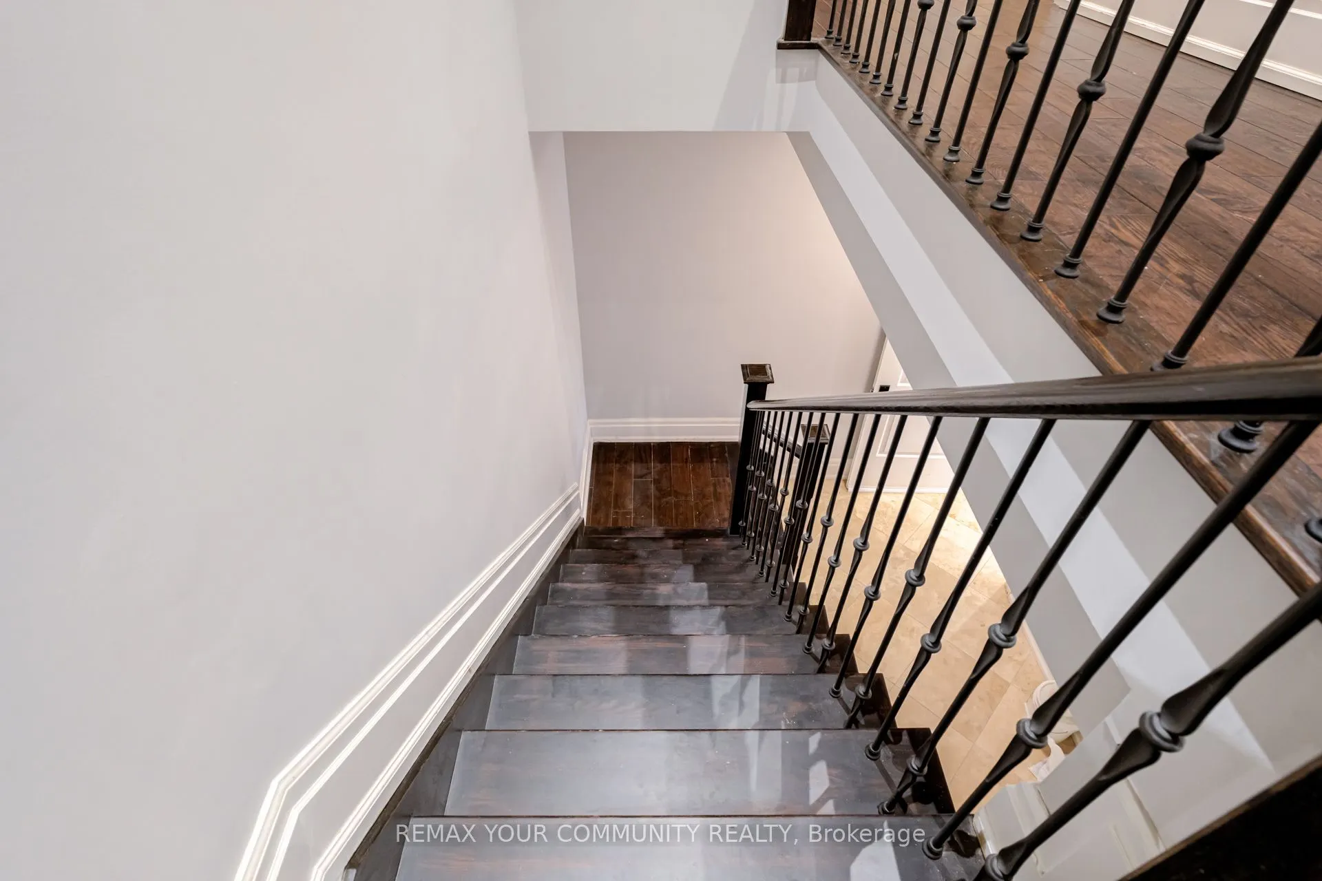 20111 Bathurst Street E