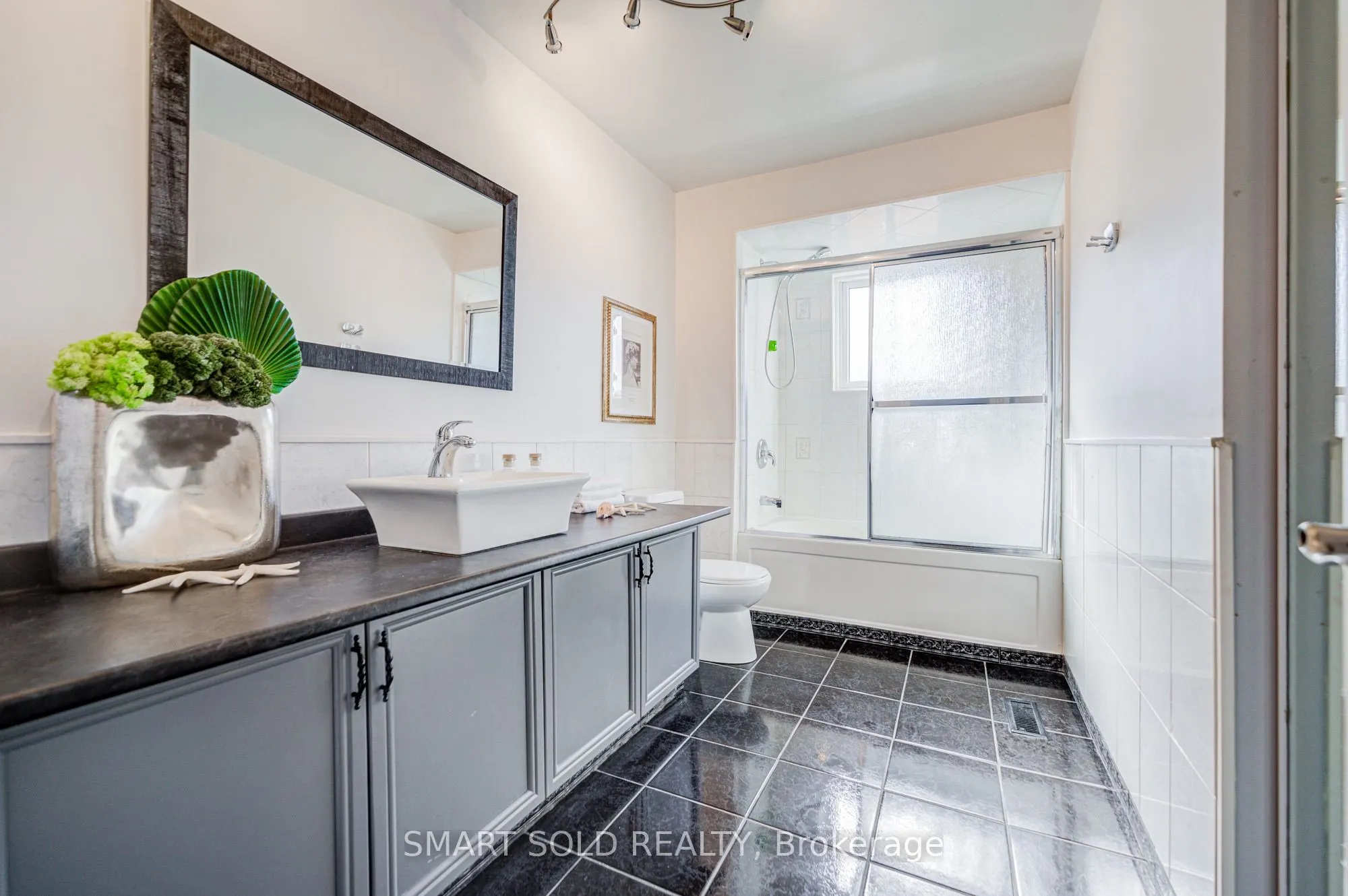350 Kirby Crescent