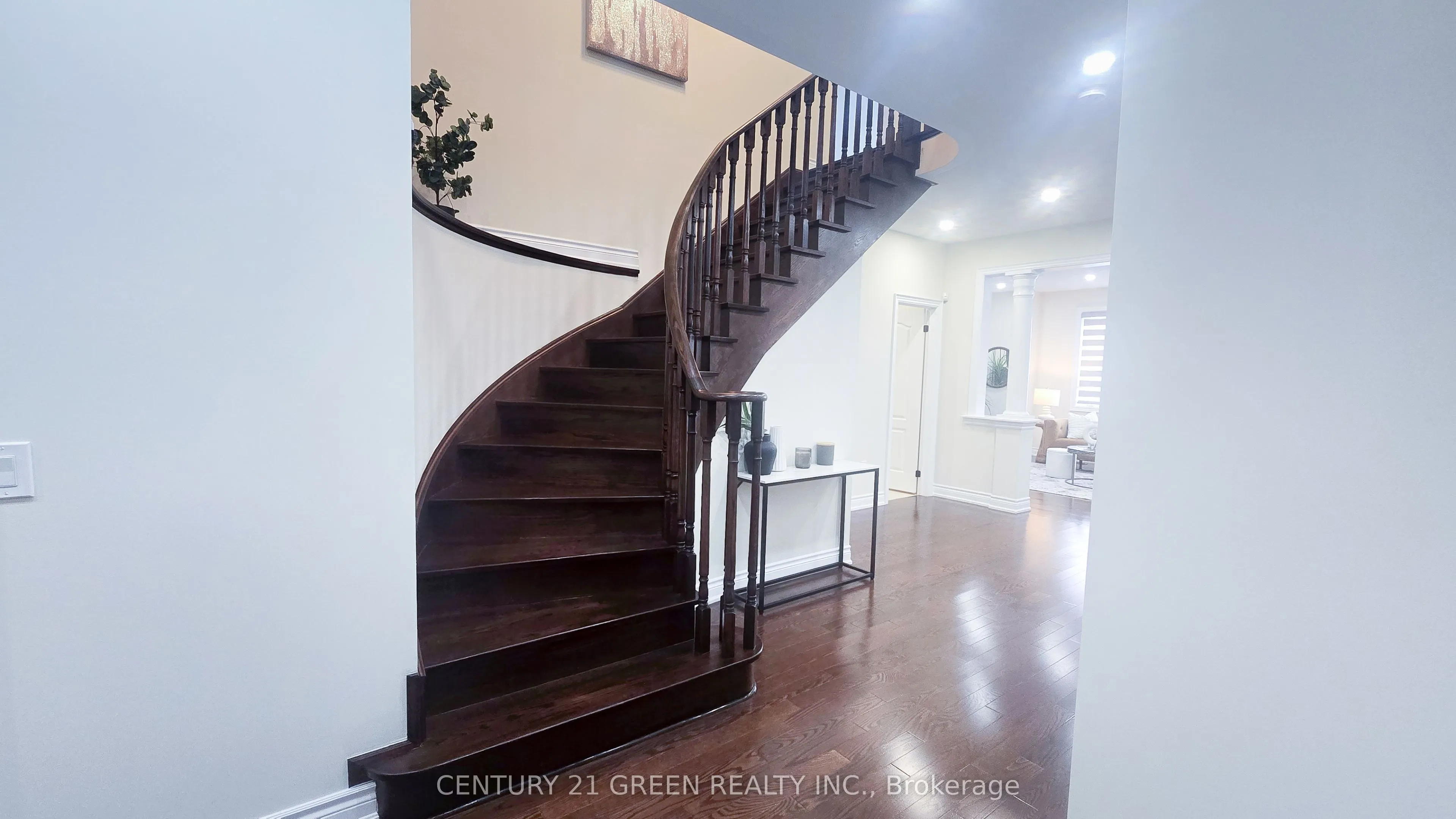 61 Magdalan Crescent
