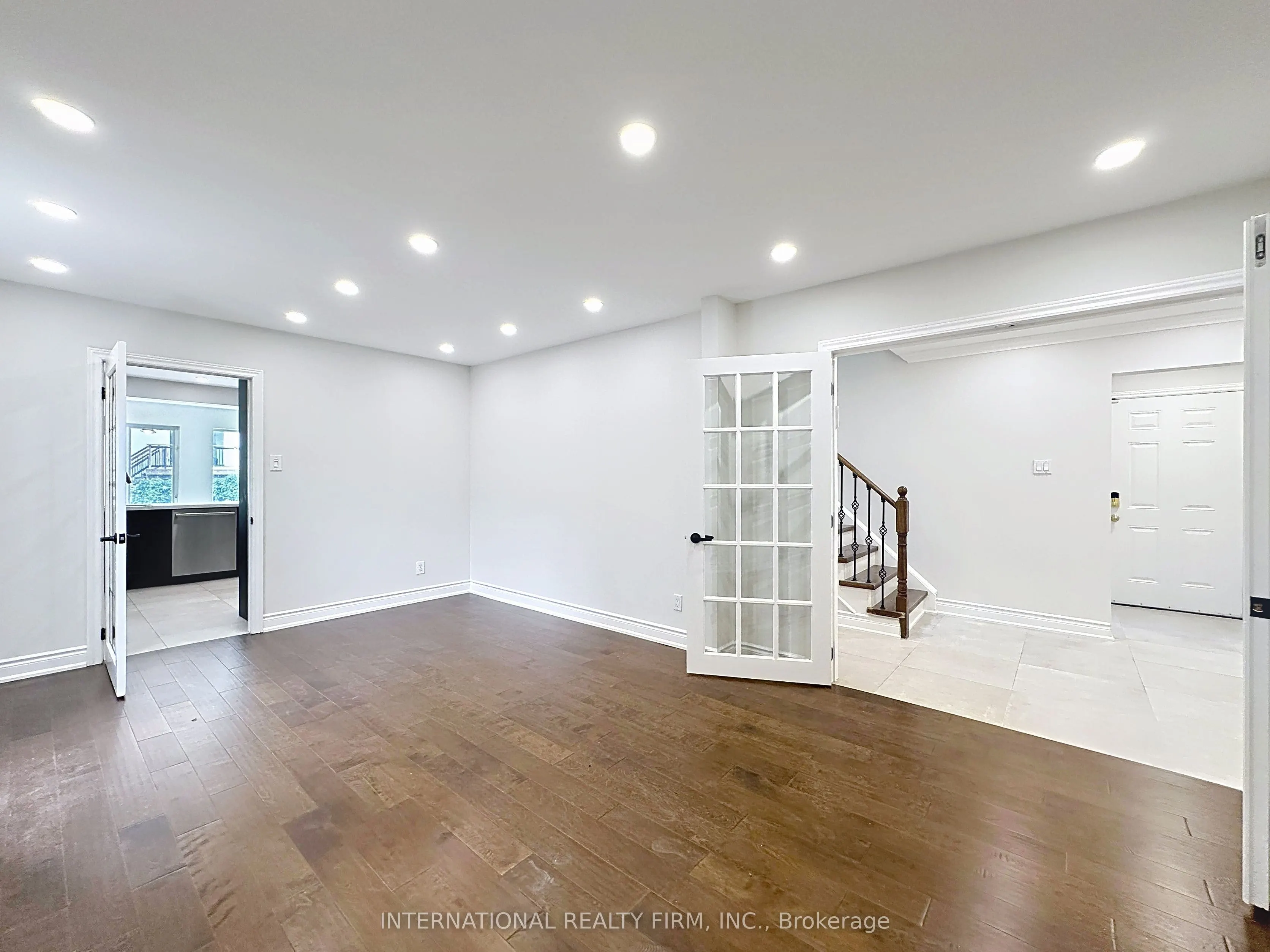 21 Mayvern Crescent