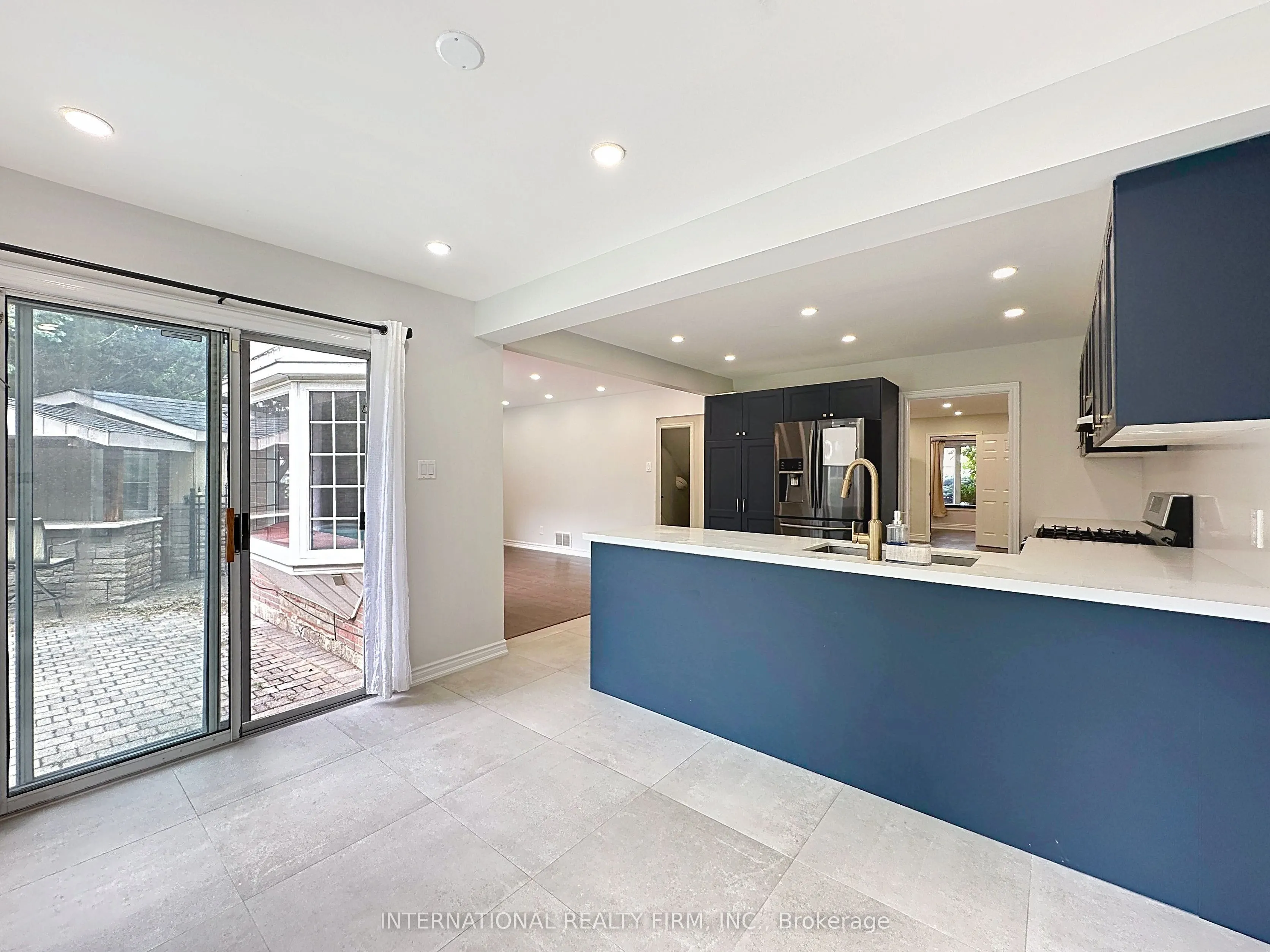 21 Mayvern Crescent
