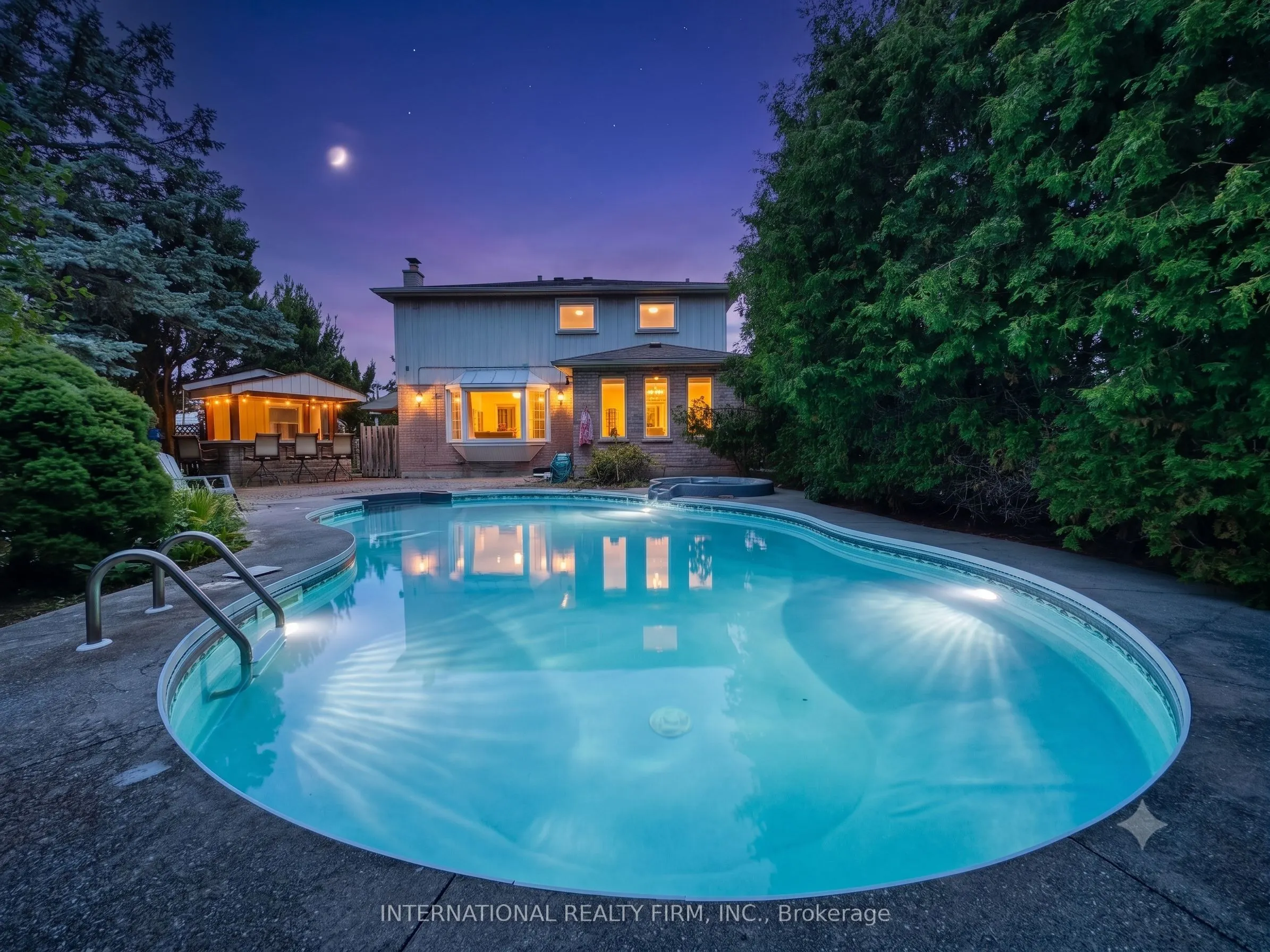 21 Mayvern Crescent