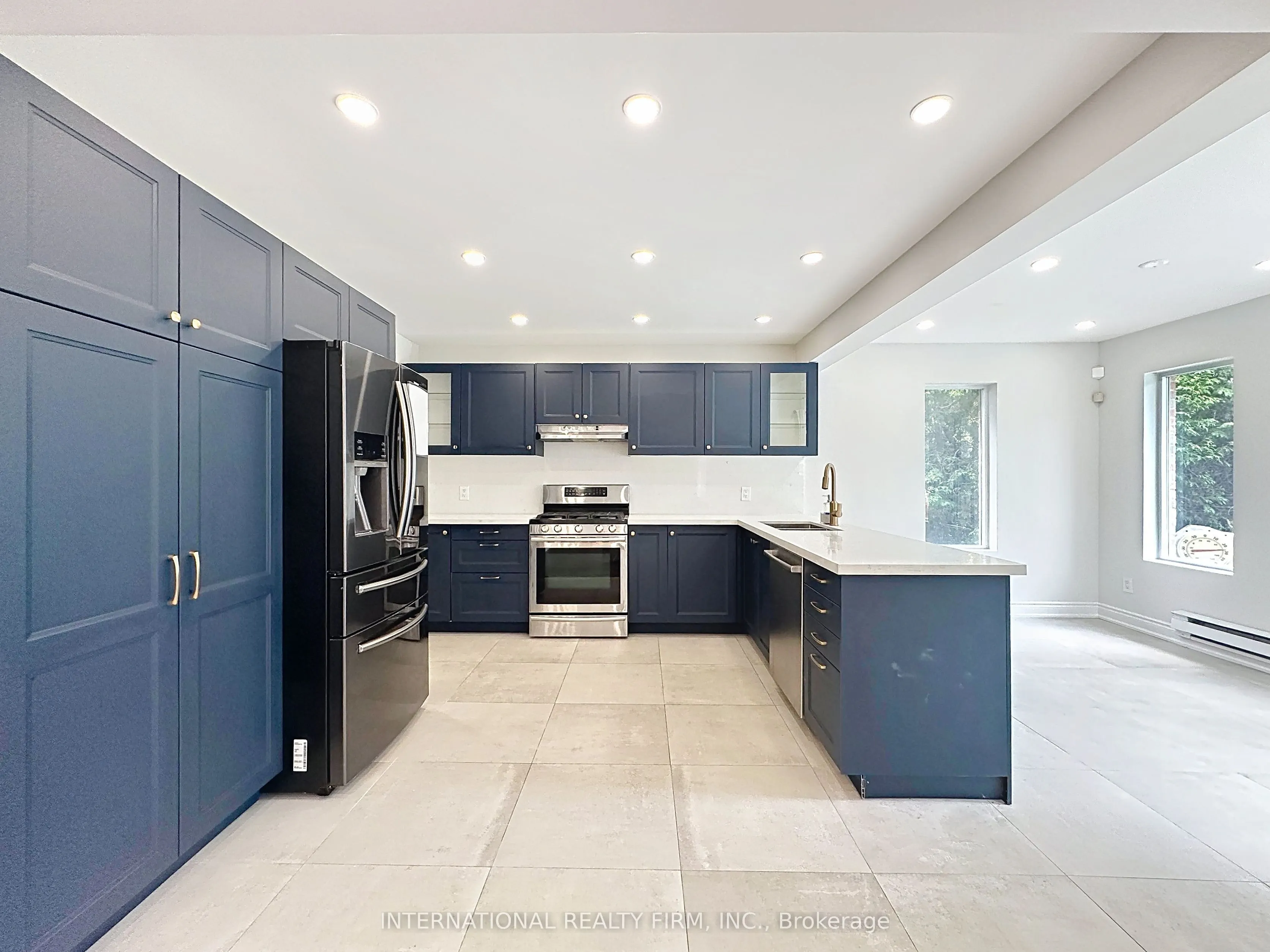 21 Mayvern Crescent
