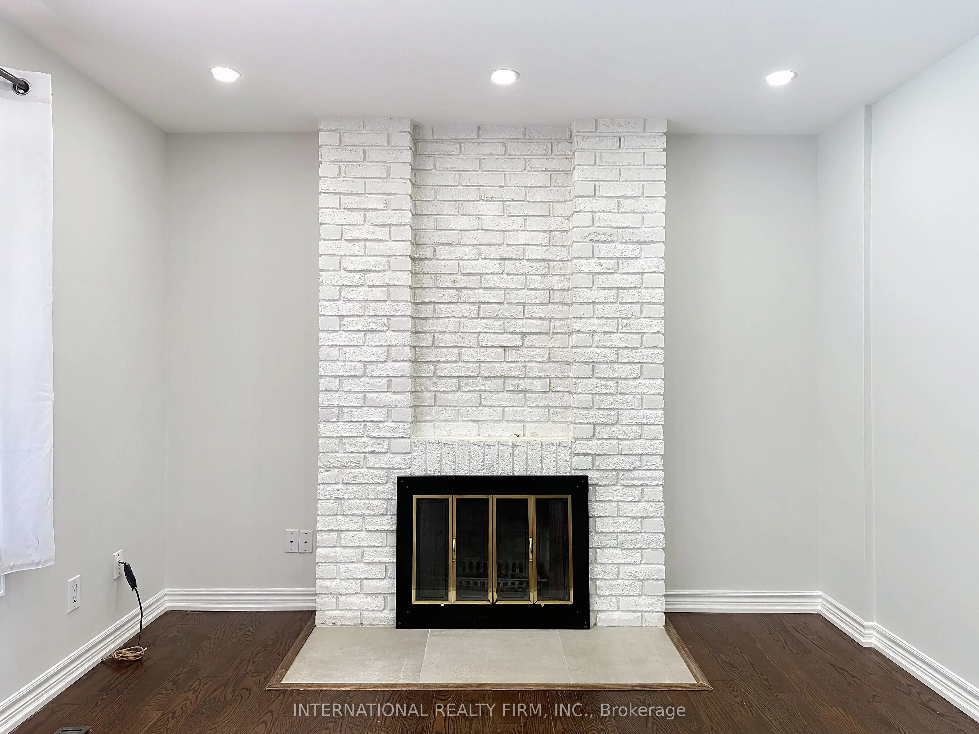 21 Mayvern Crescent