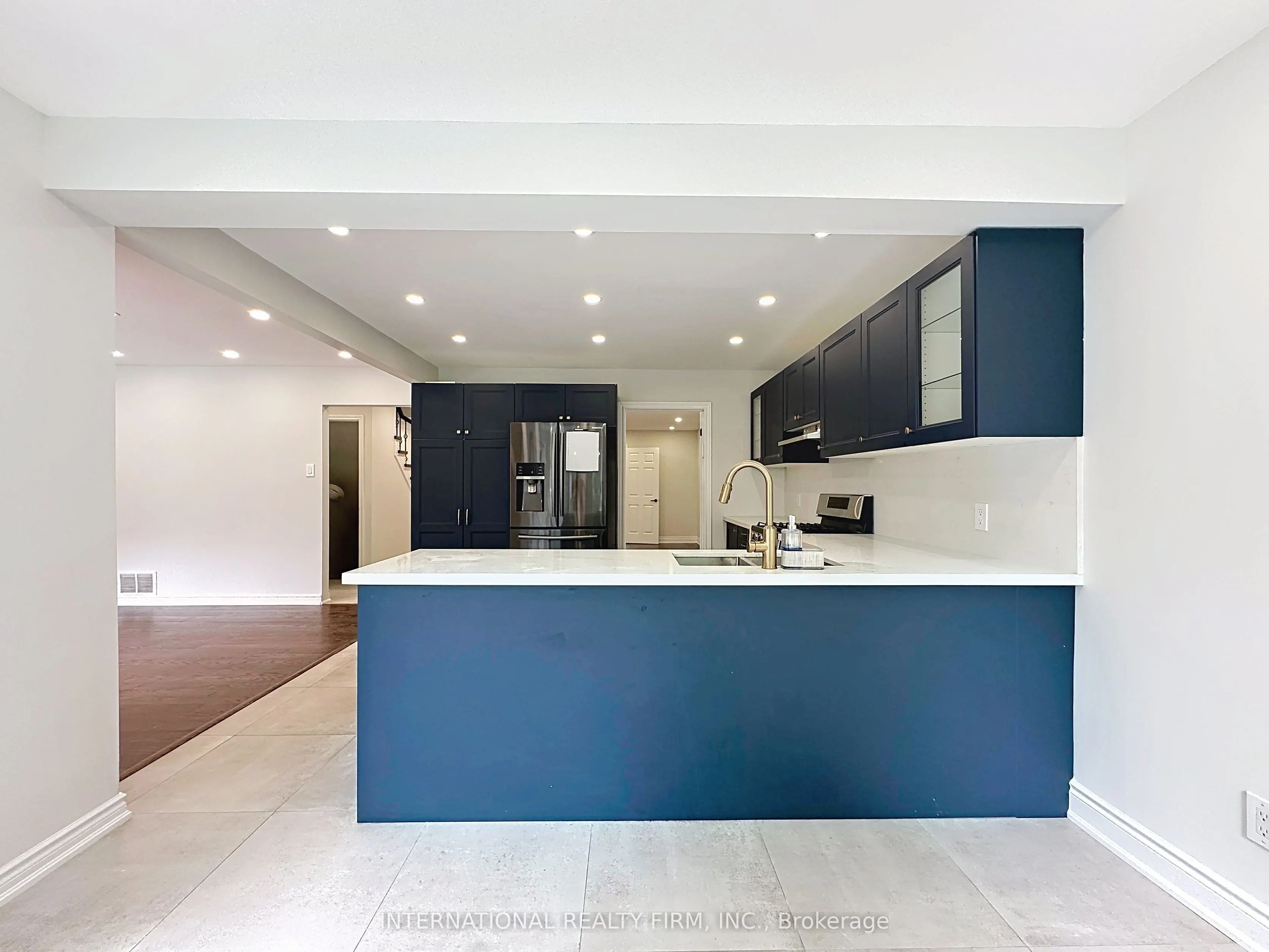21 Mayvern Crescent