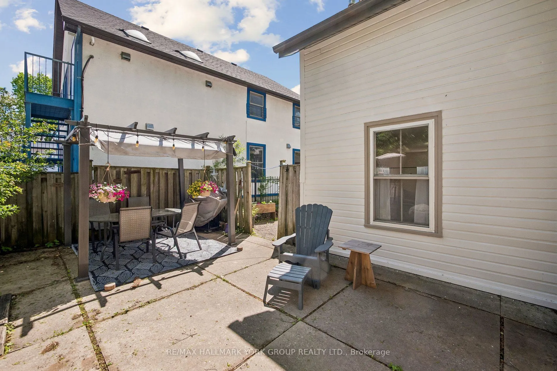 37 Arnold Crescent