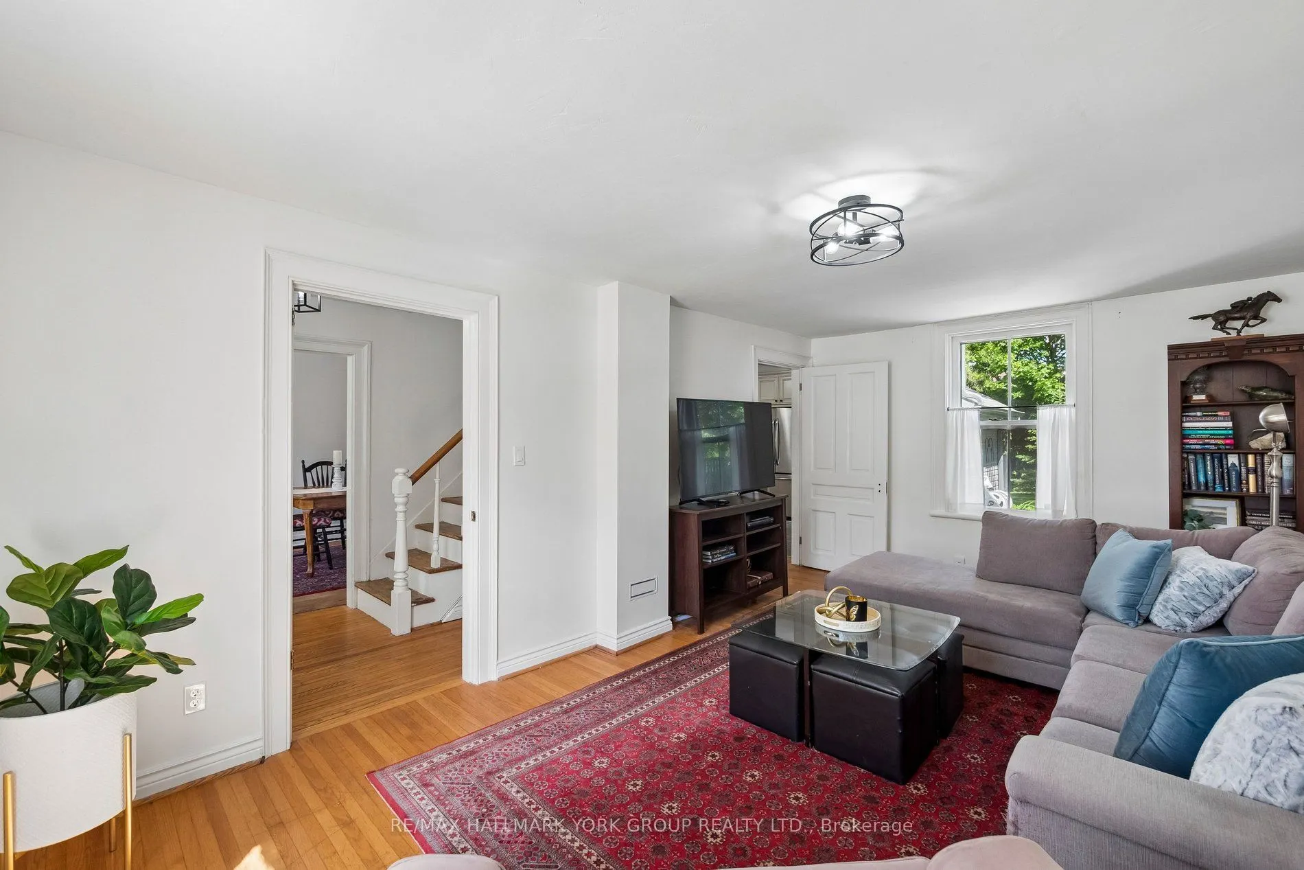 37 Arnold Crescent