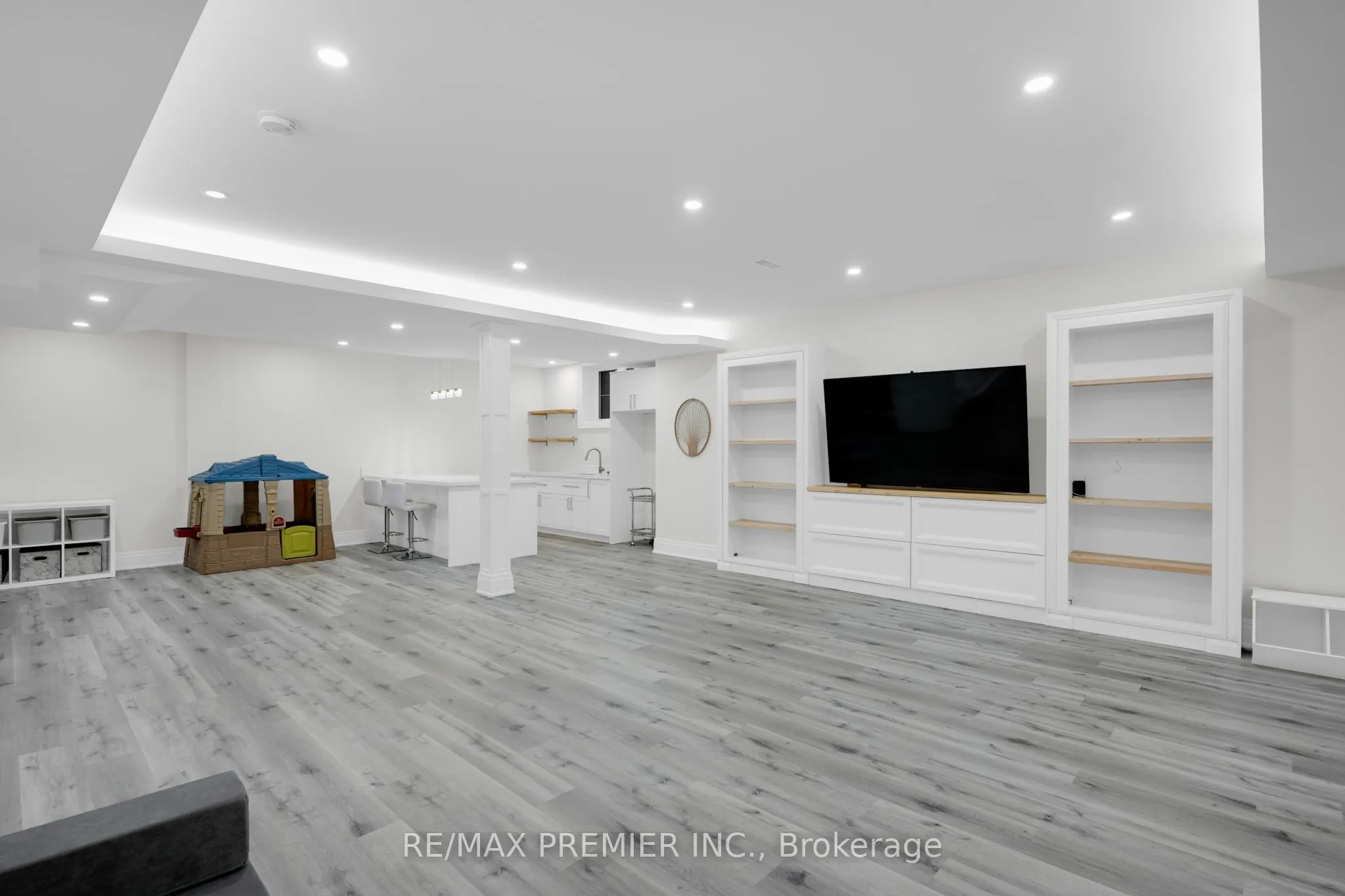 15 Peter Glass Road