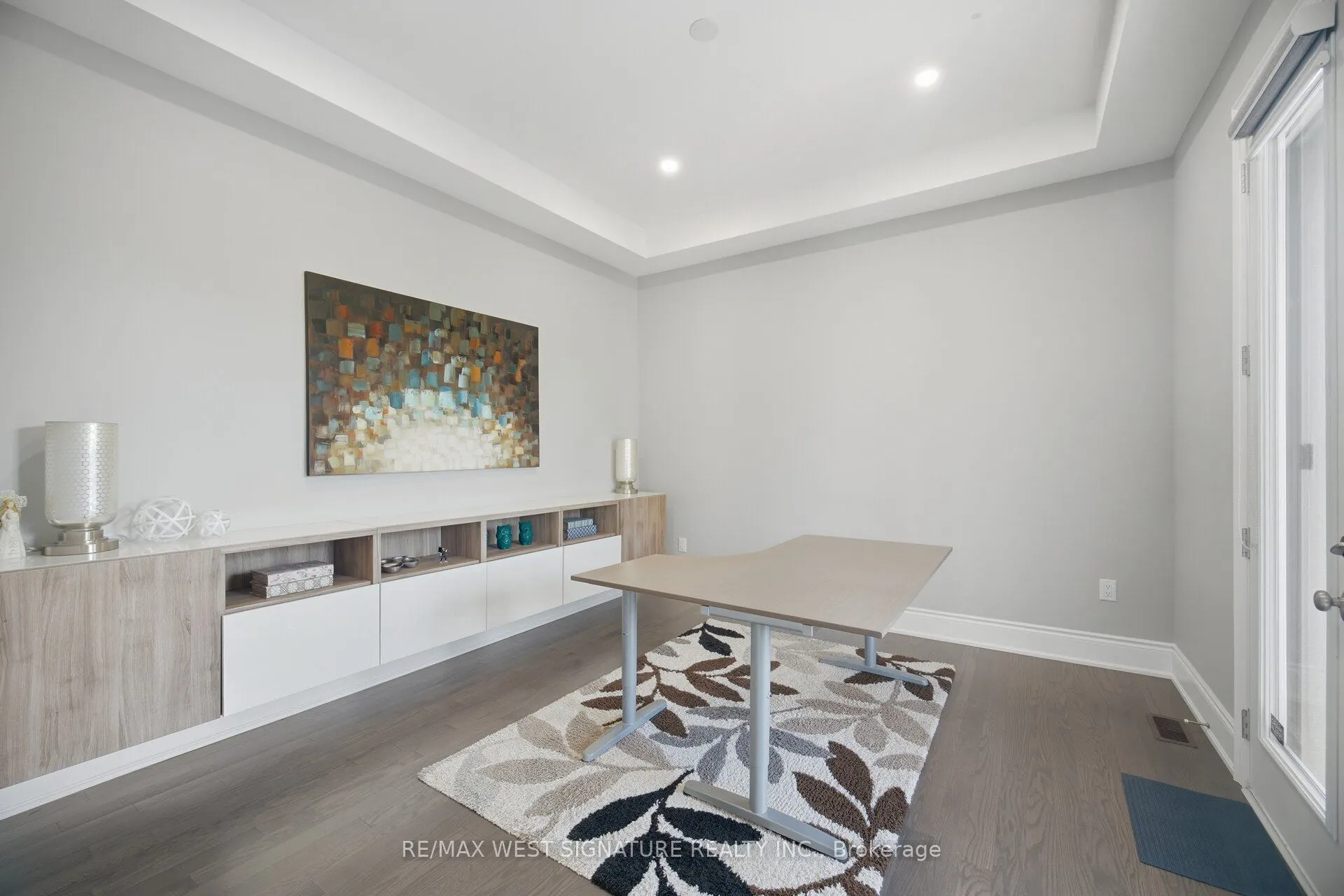 56 Sir Henry Court