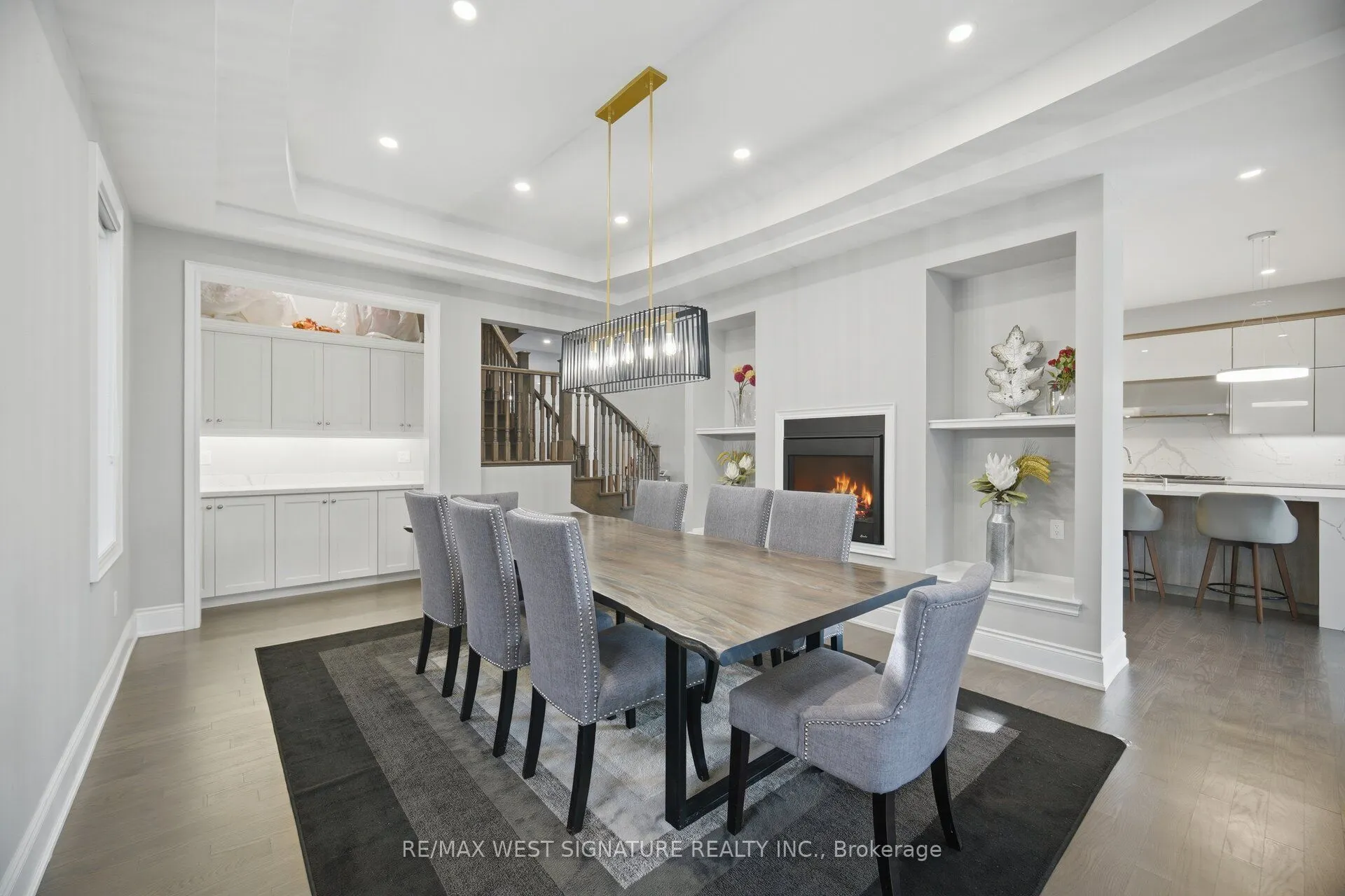 56 Sir Henry Court