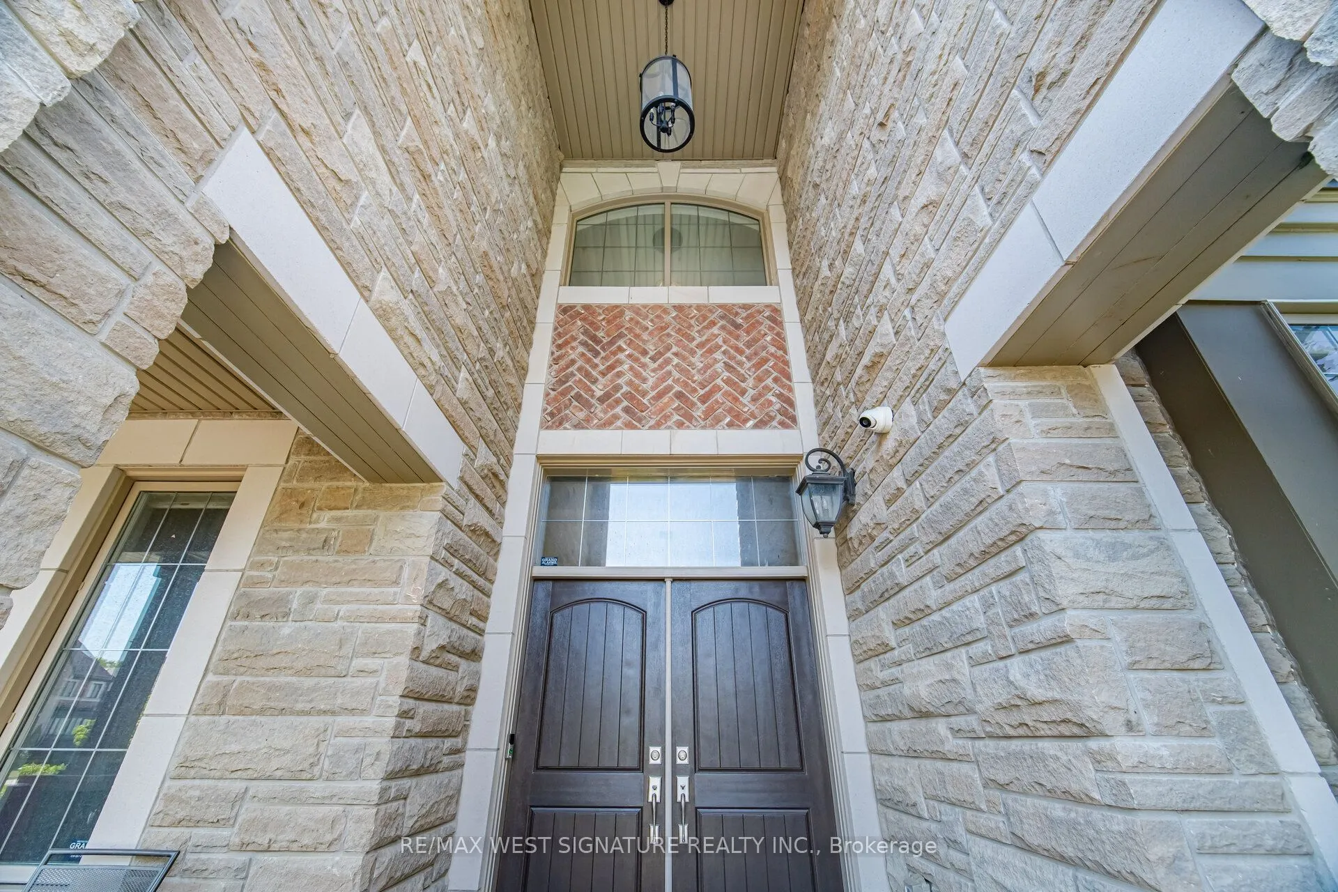 56 Sir Henry Court