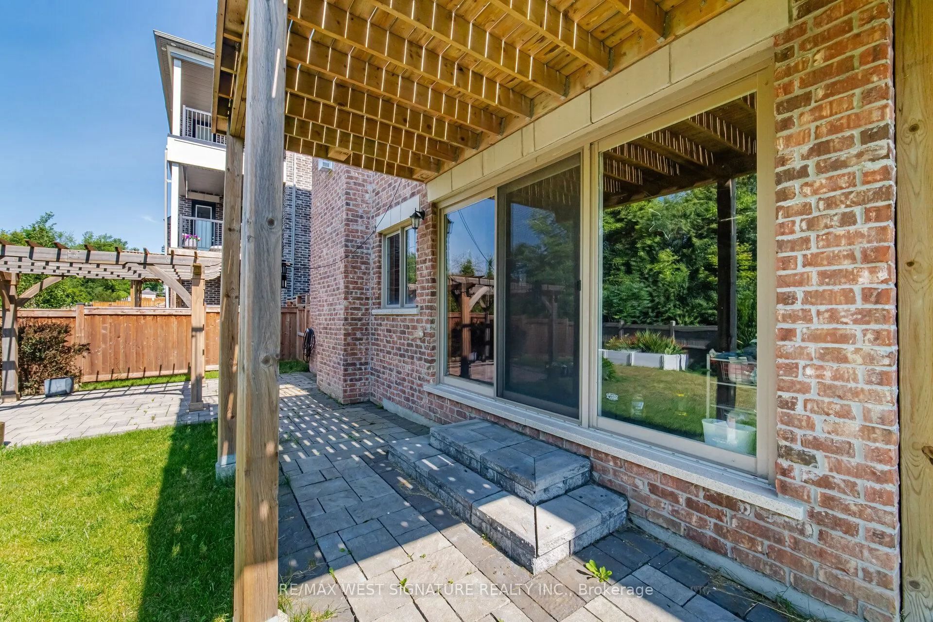 56 Sir Henry Court