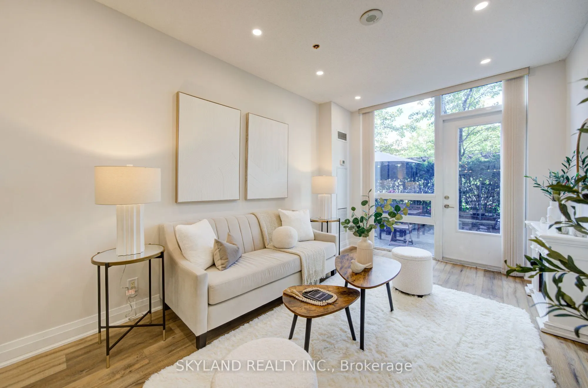 520 Steeles Avenue W #102