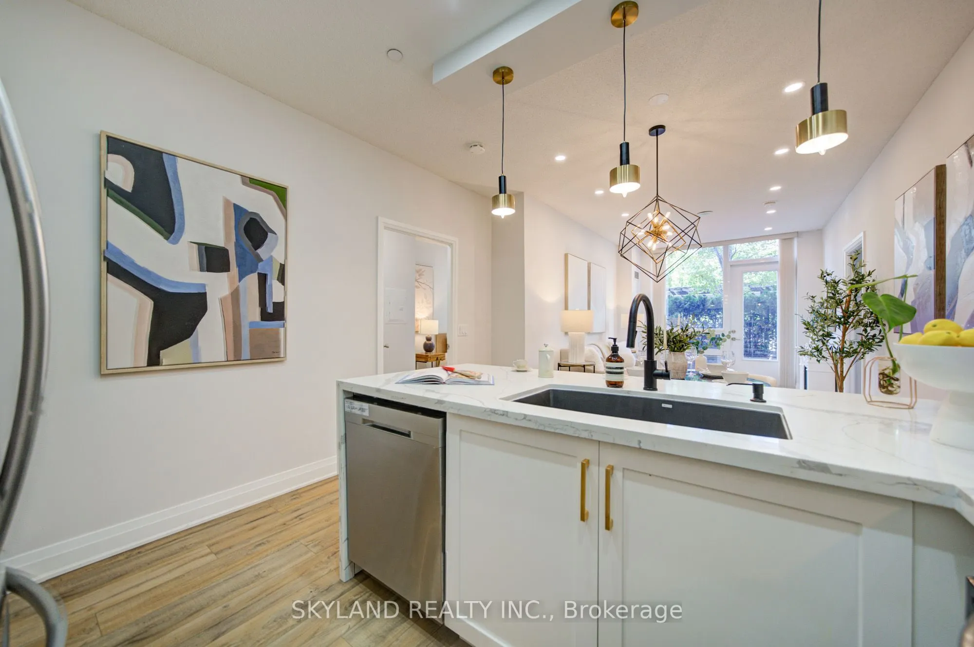 520 Steeles Avenue W #102